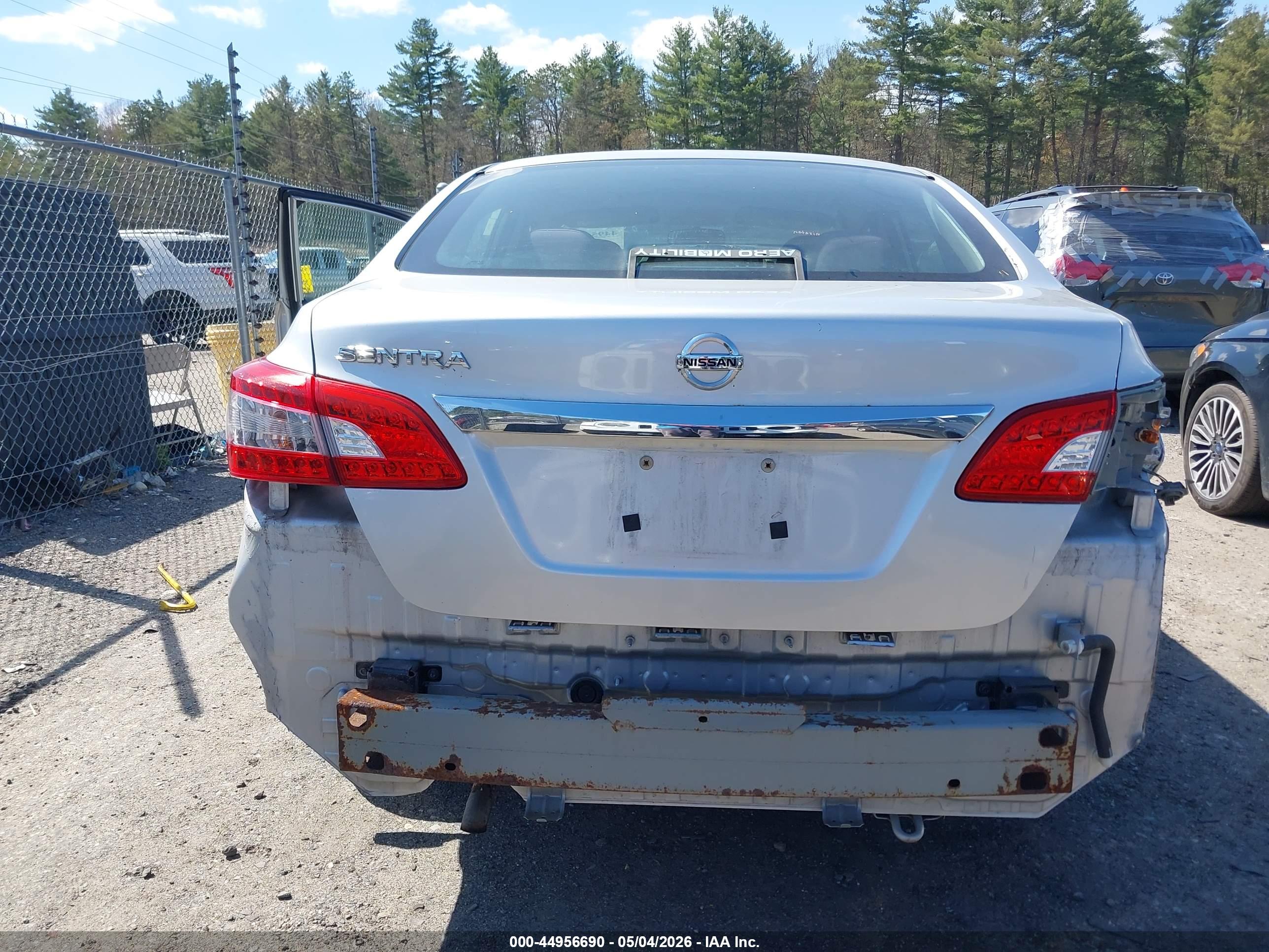NISSAN SENTRA image 6