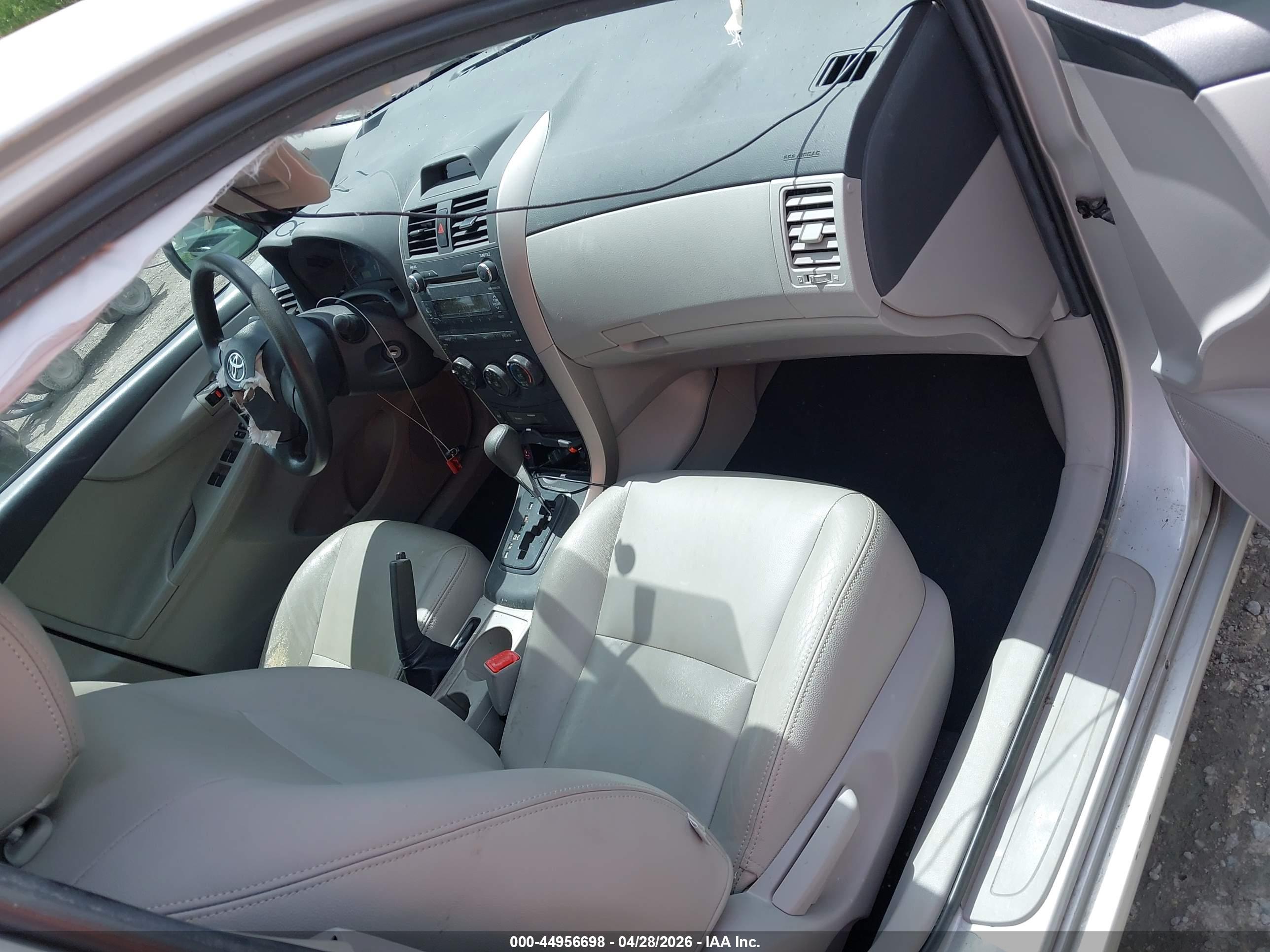 TOYOTA COROLLA image 5