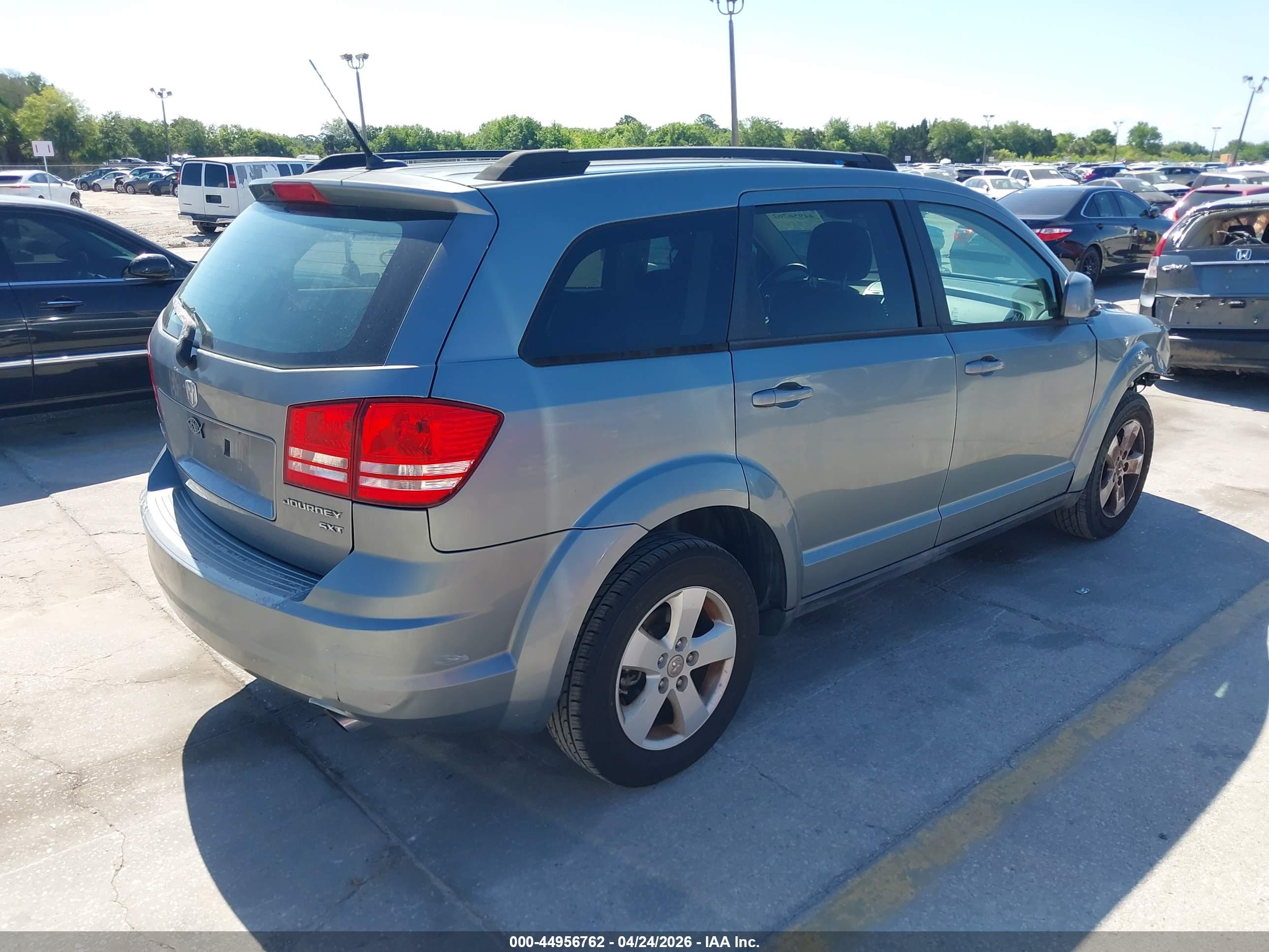 DODGE JOURNEY image 4