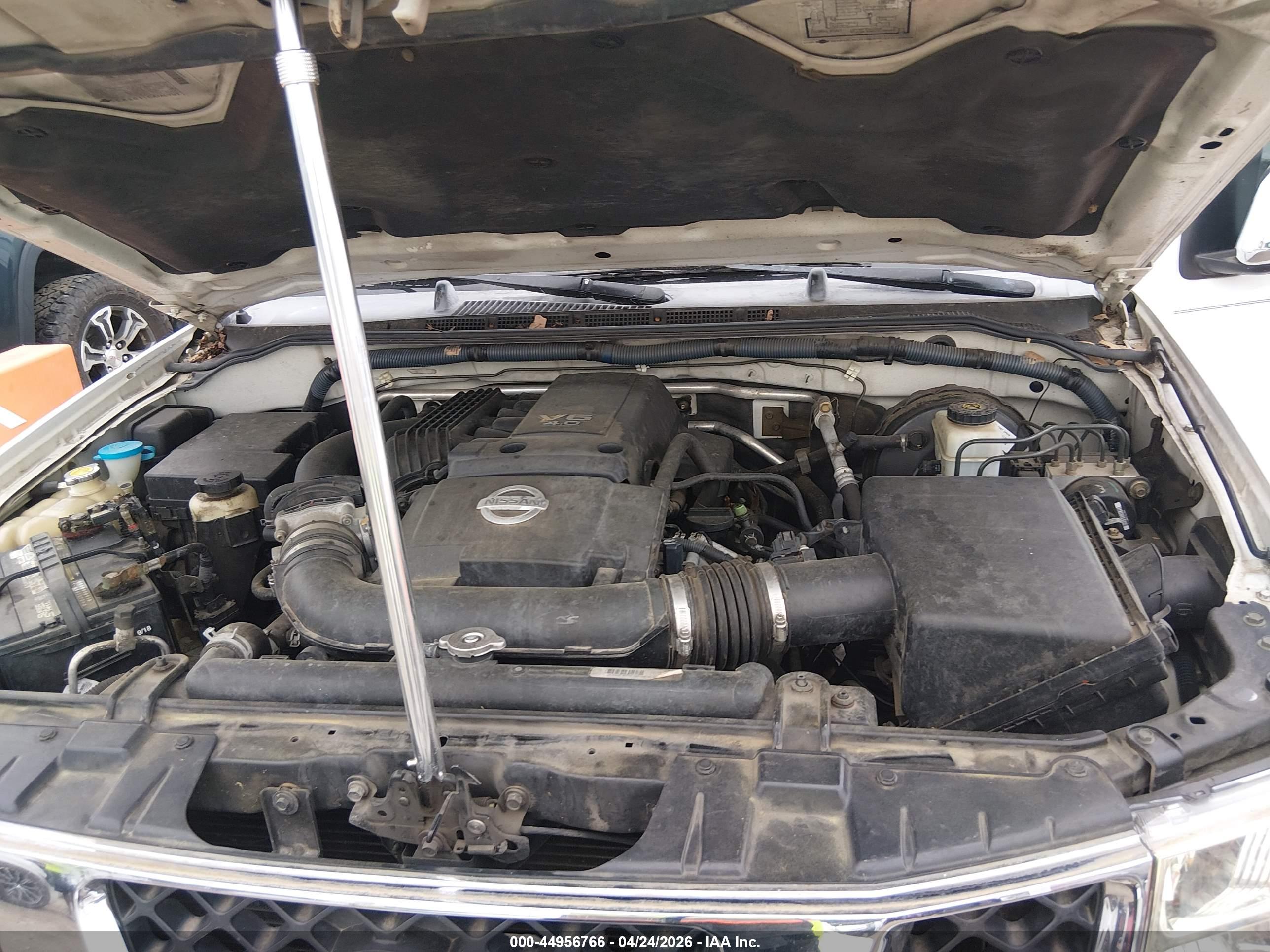 NISSAN FRONTIER image 10