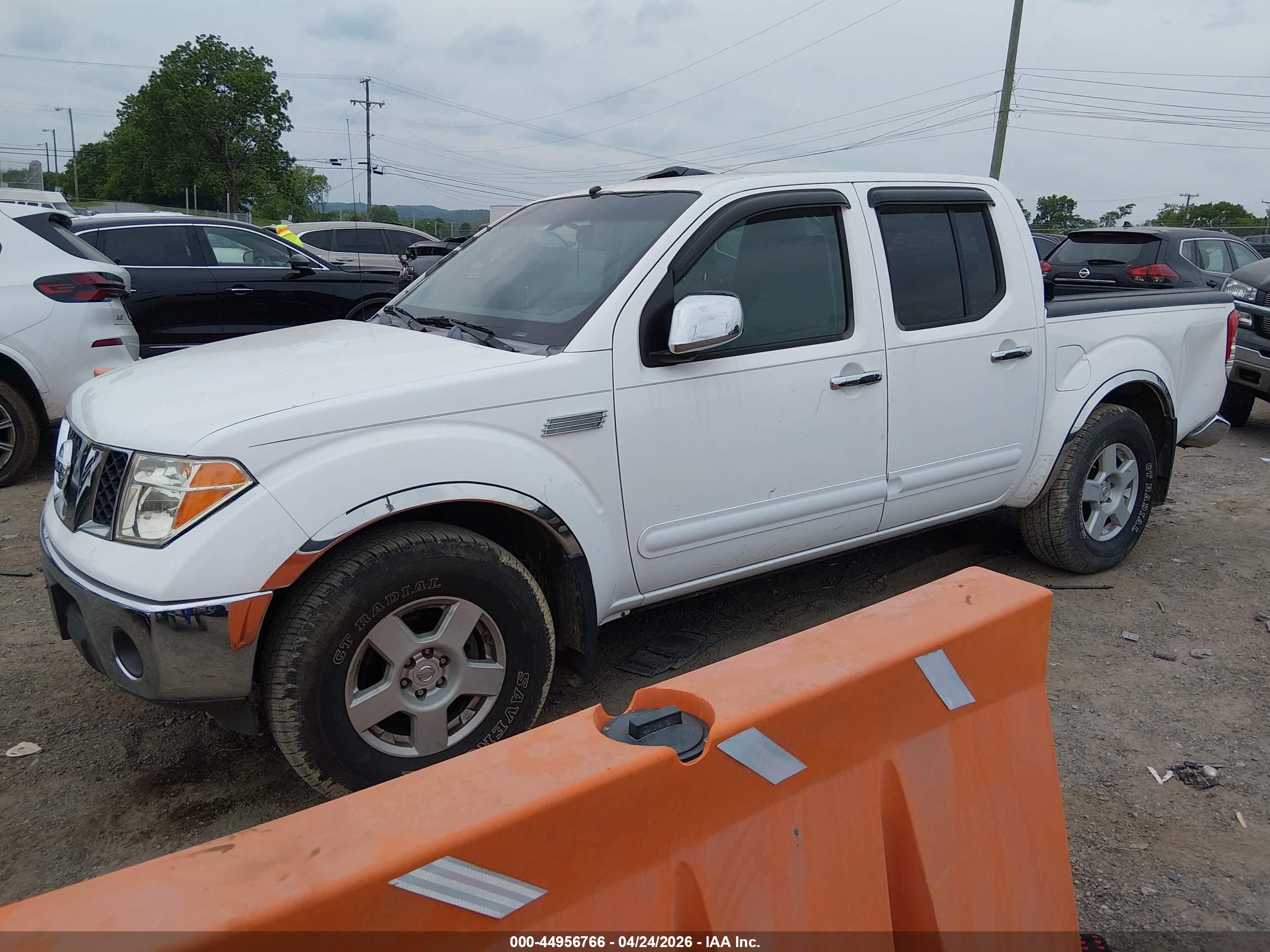NISSAN FRONTIER image 2
