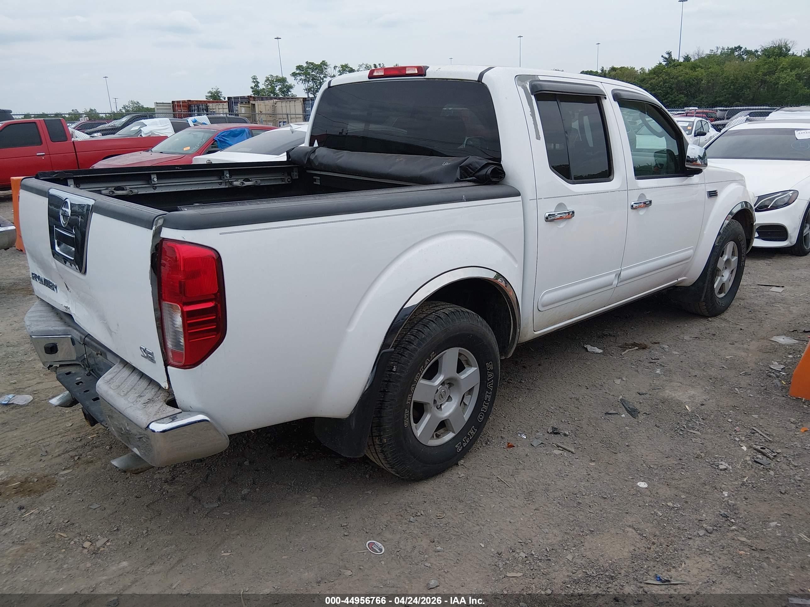 NISSAN FRONTIER image 4