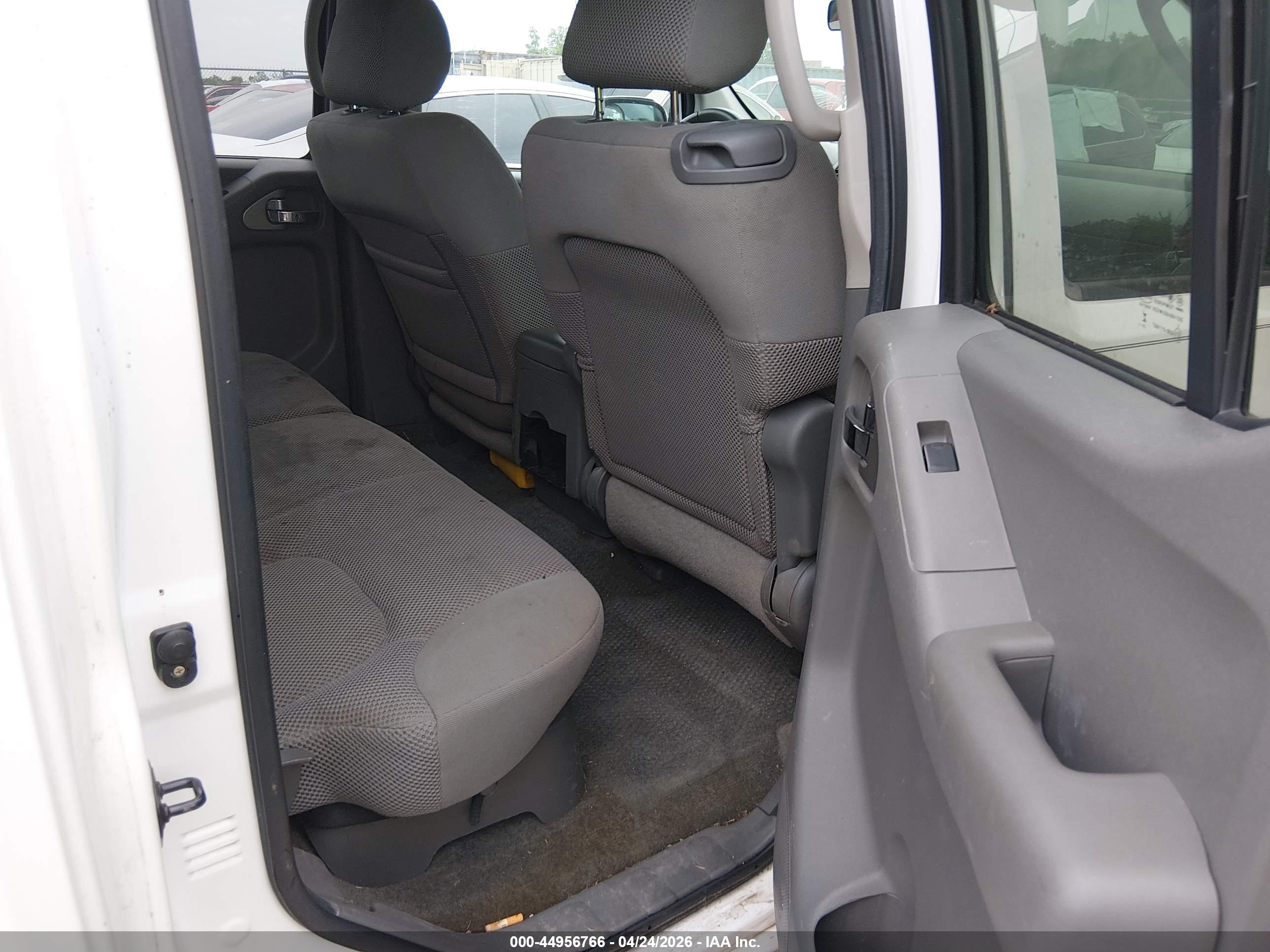 NISSAN FRONTIER image 8