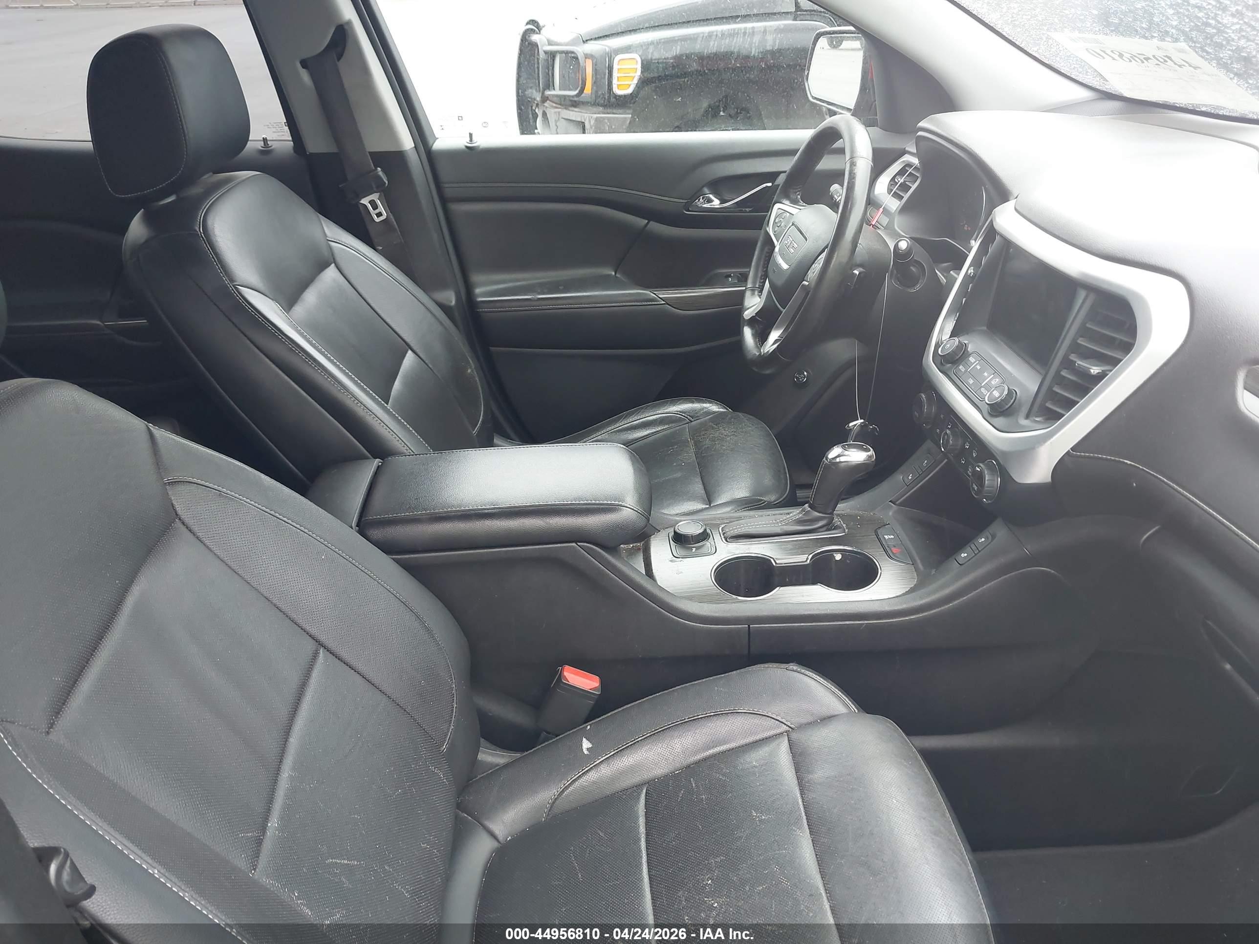 GMC ACADIA image 5