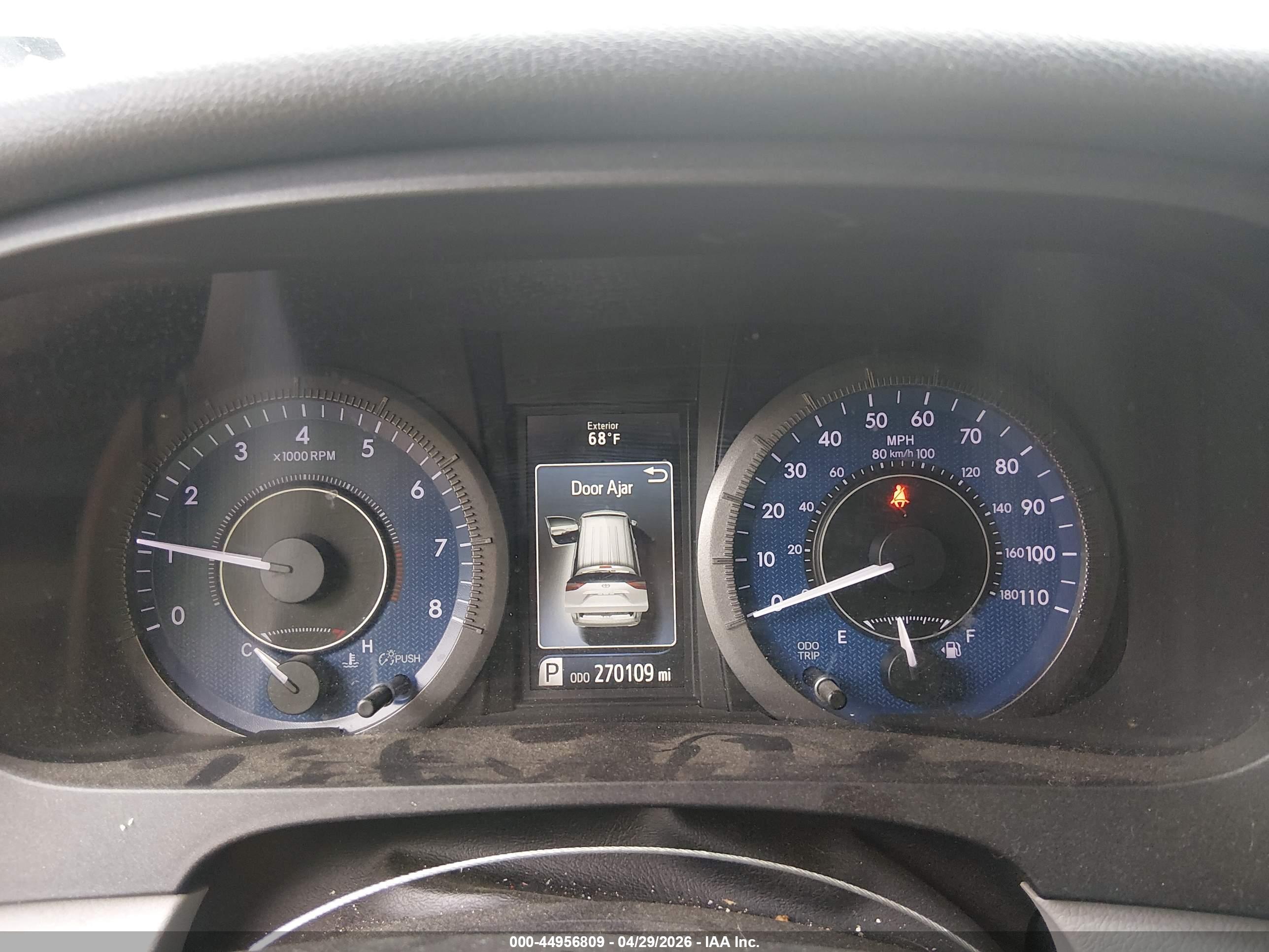 TOYOTA SIENNA image 7