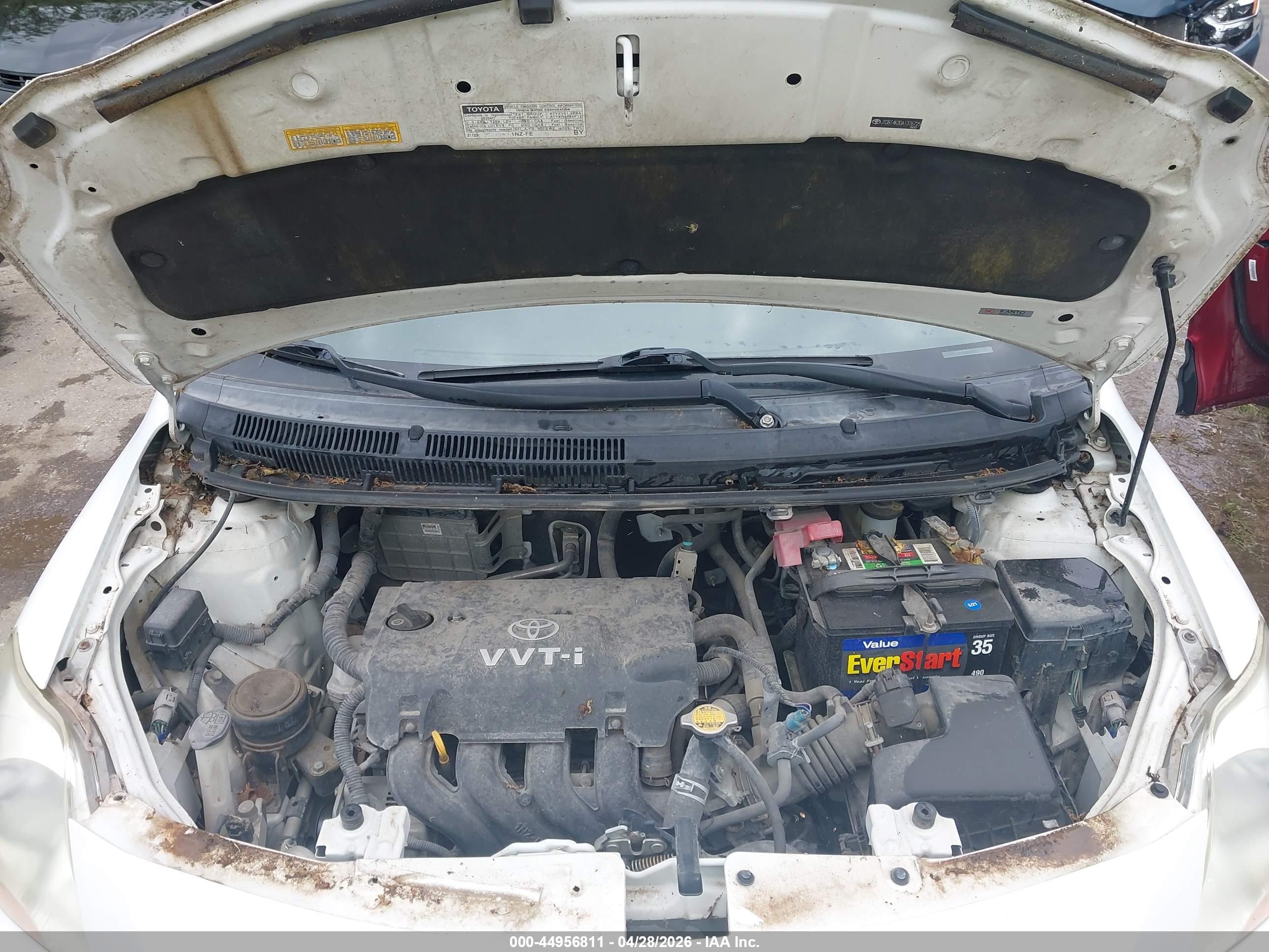TOYOTA YARIS image 10