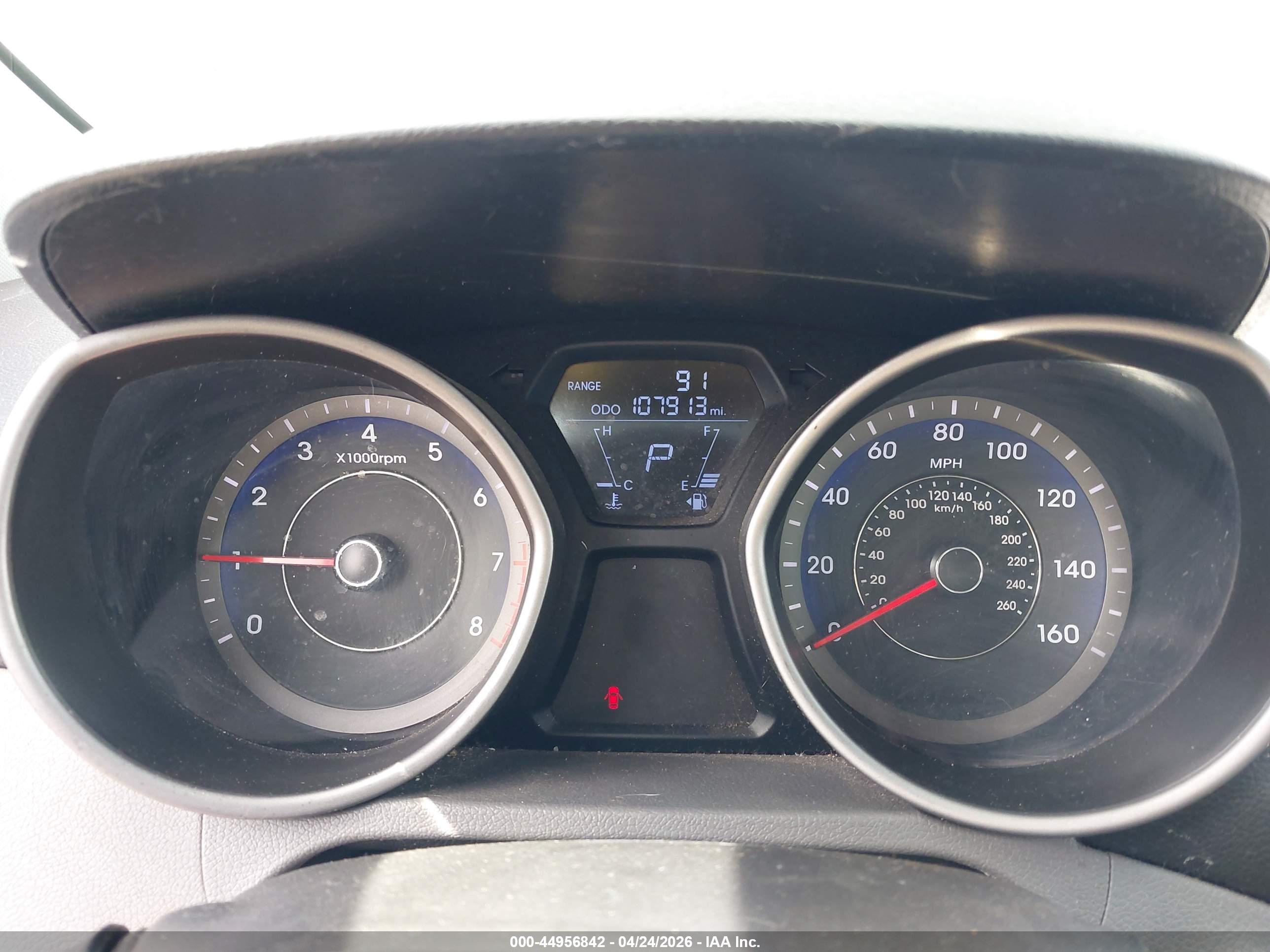 HYUNDAI ELANTRA image 7