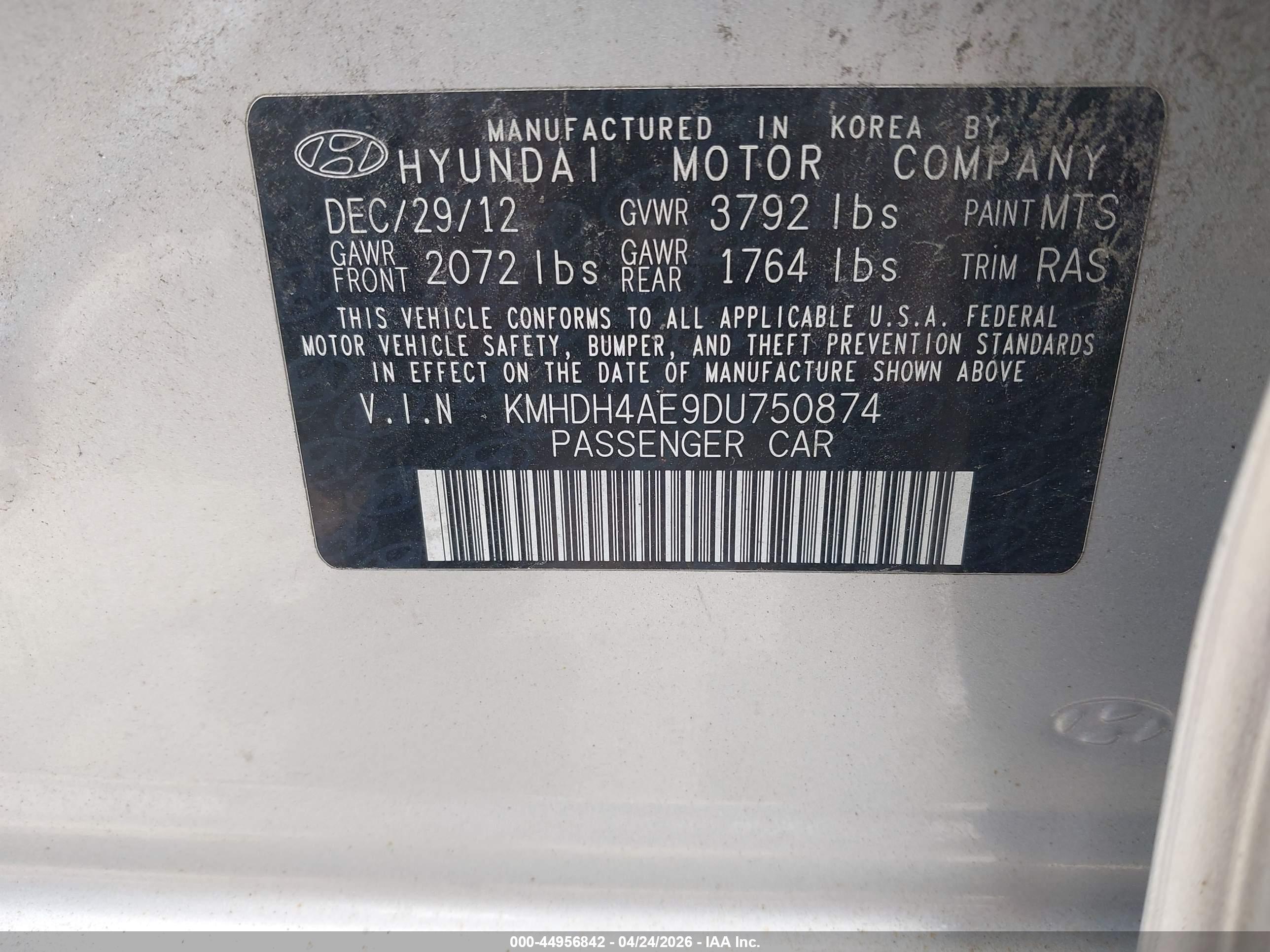 HYUNDAI ELANTRA image 9