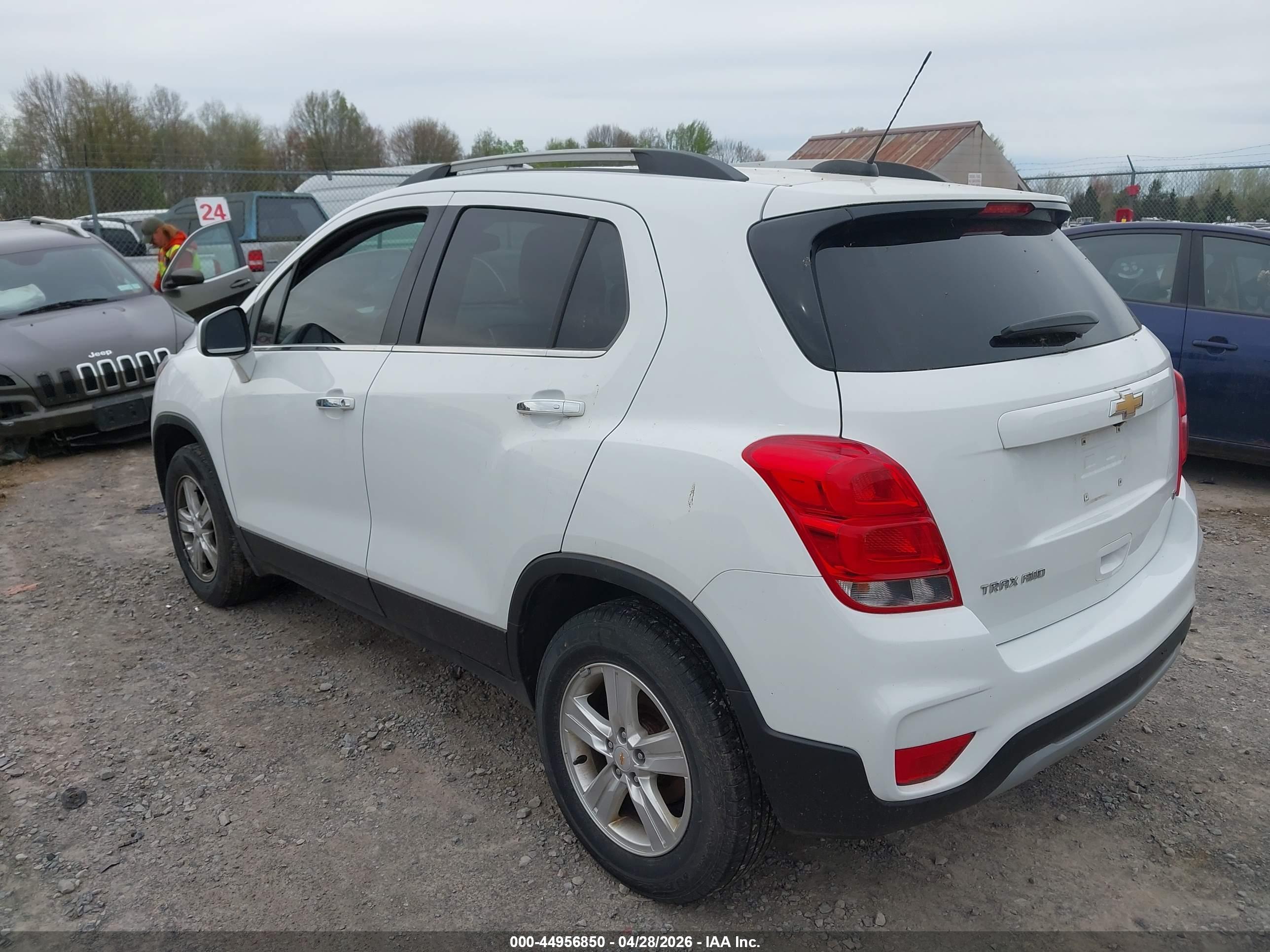 CHEVROLET TRAX image 3