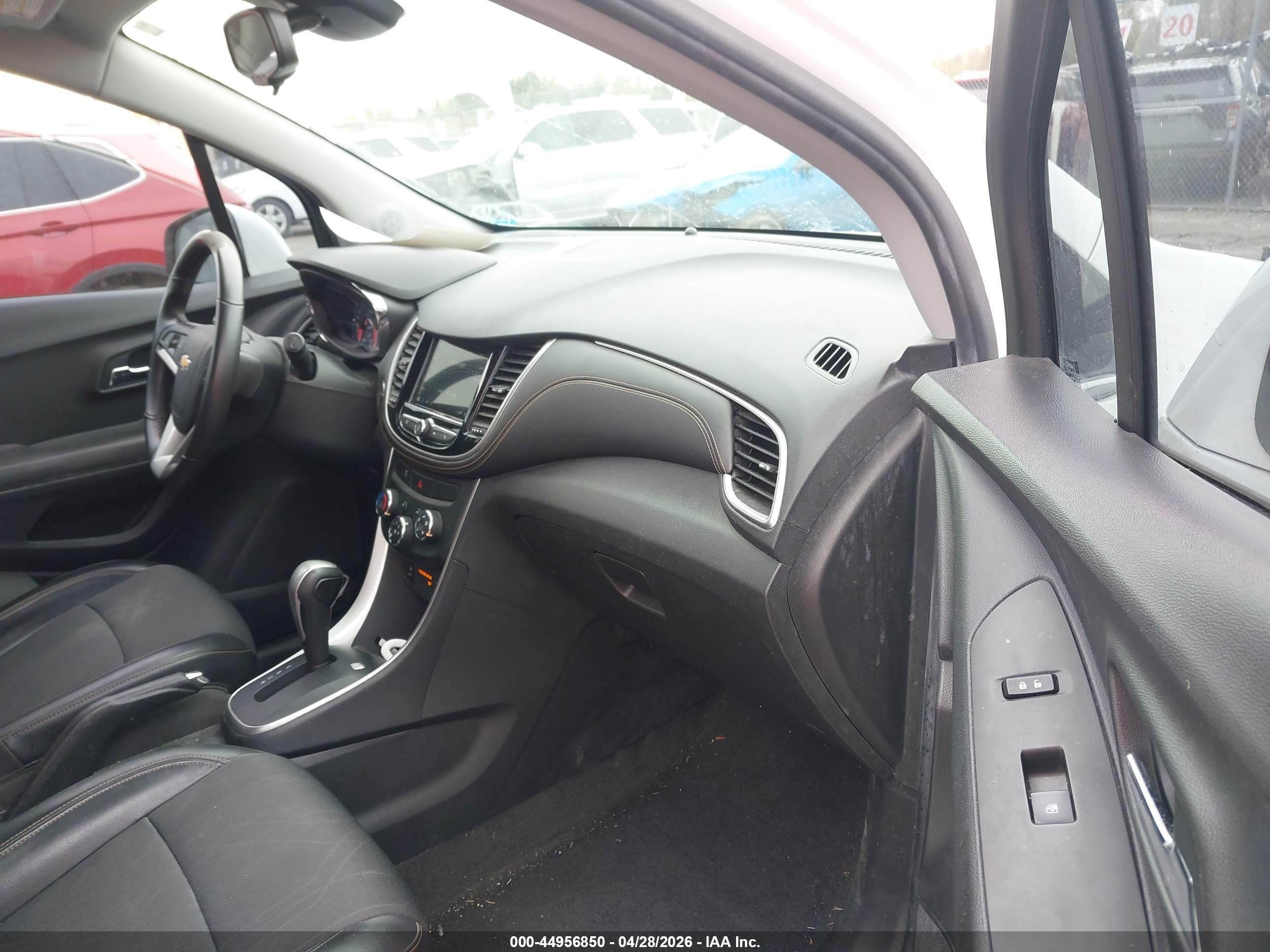 CHEVROLET TRAX image 5