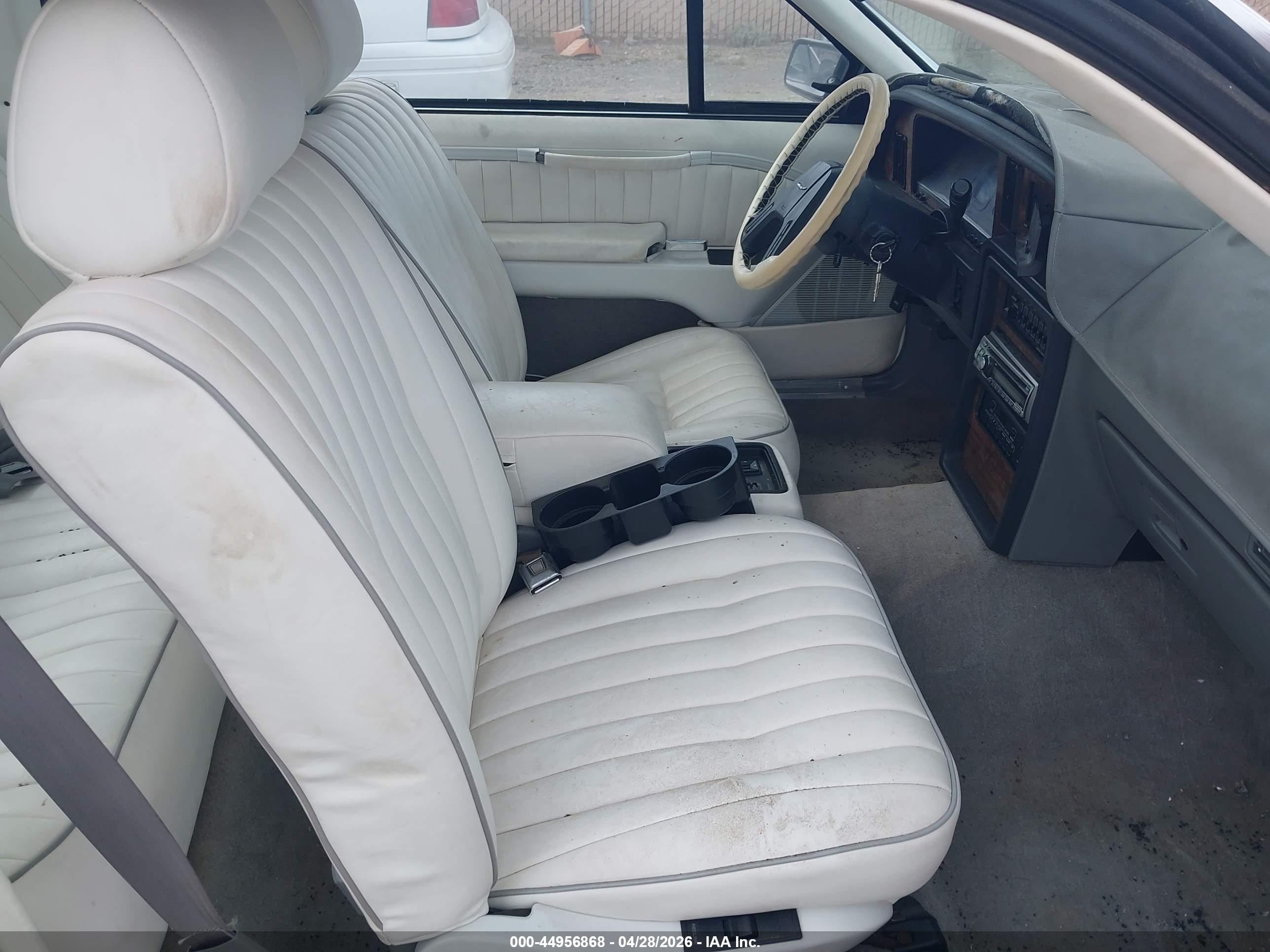 FORD THUNDERBIRD image 5