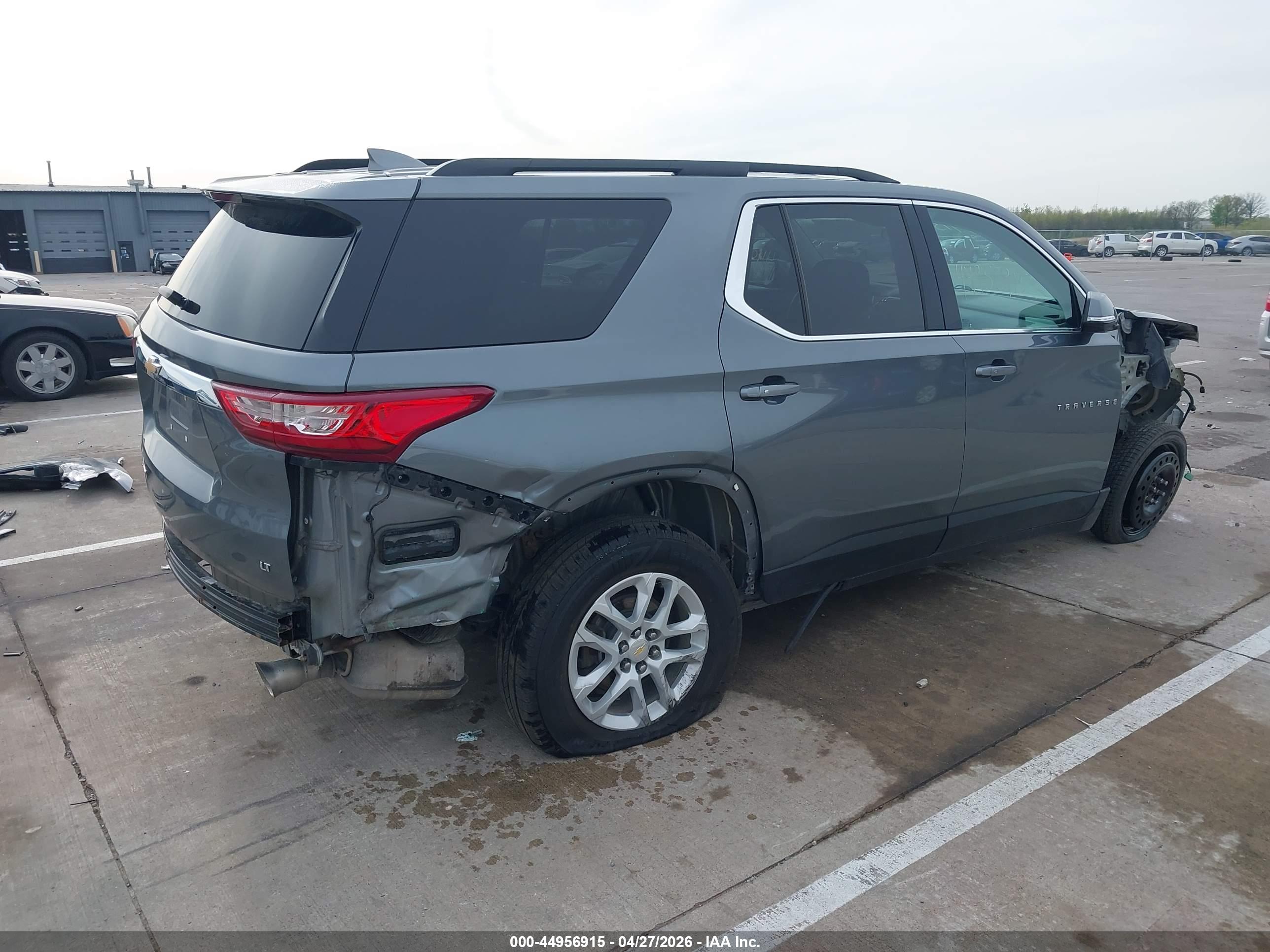 CHEVROLET TRAVERSE image 4