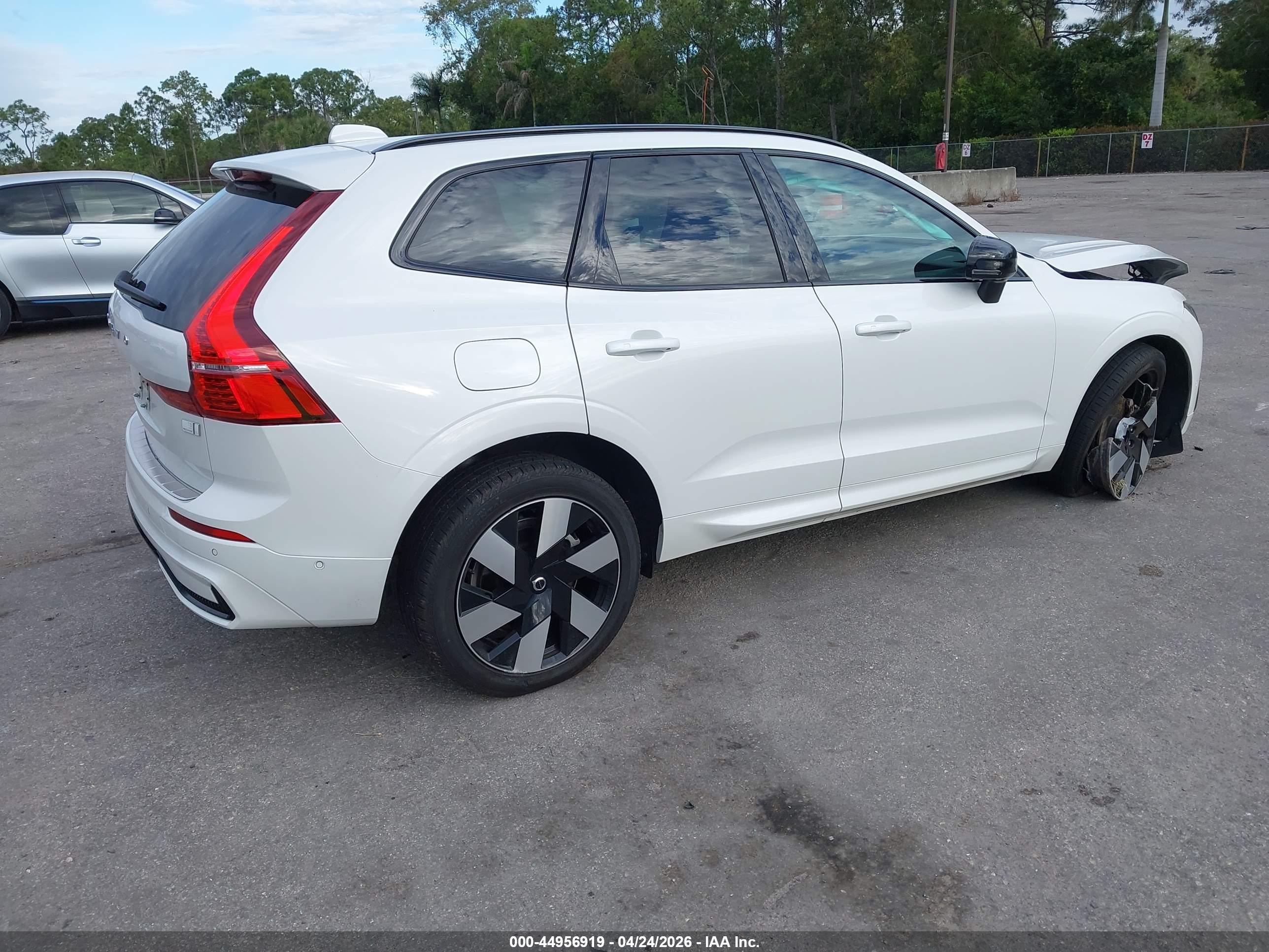 VOLVO XC60 image 4