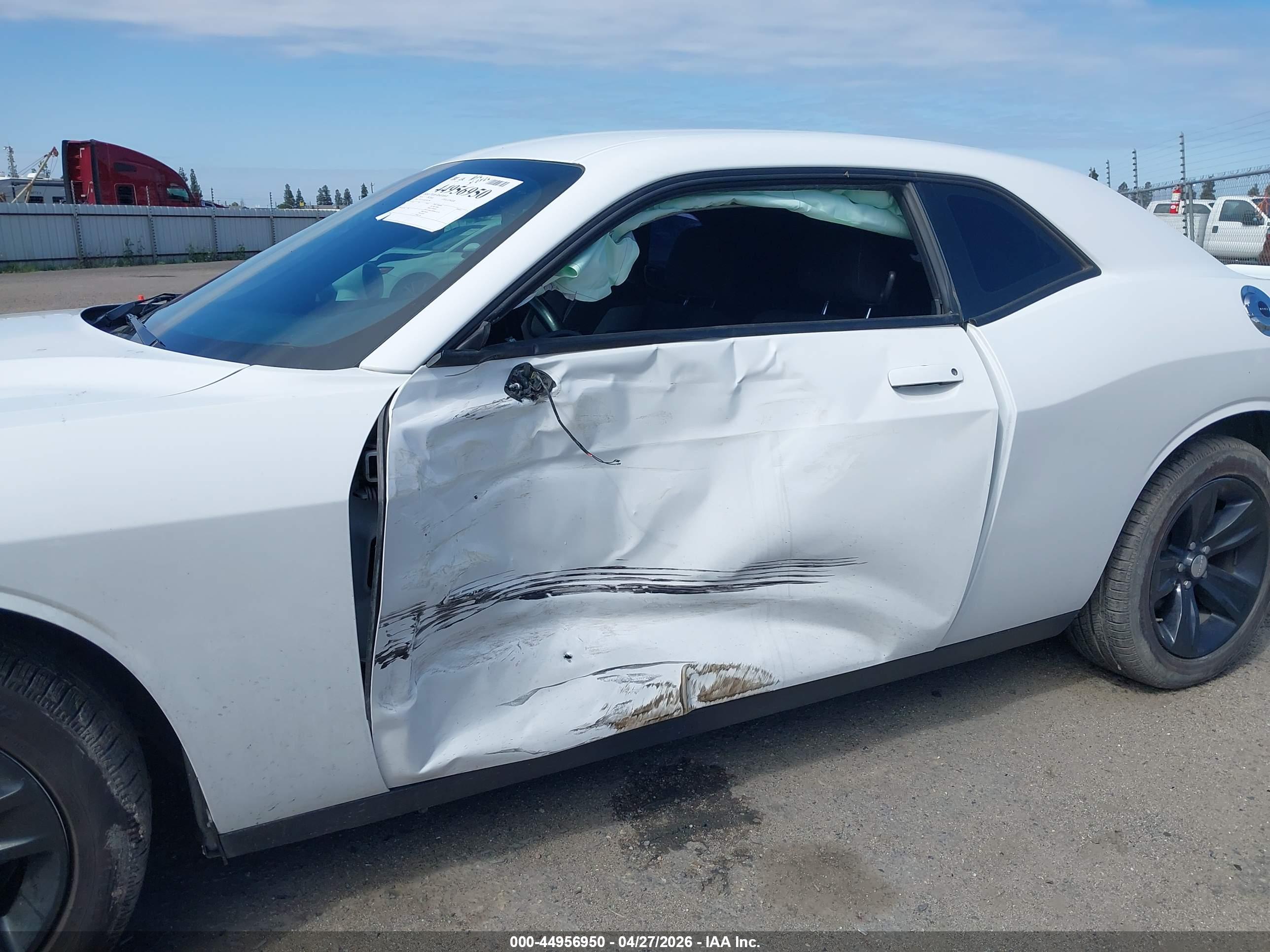 DODGE CHALLENGER image 6