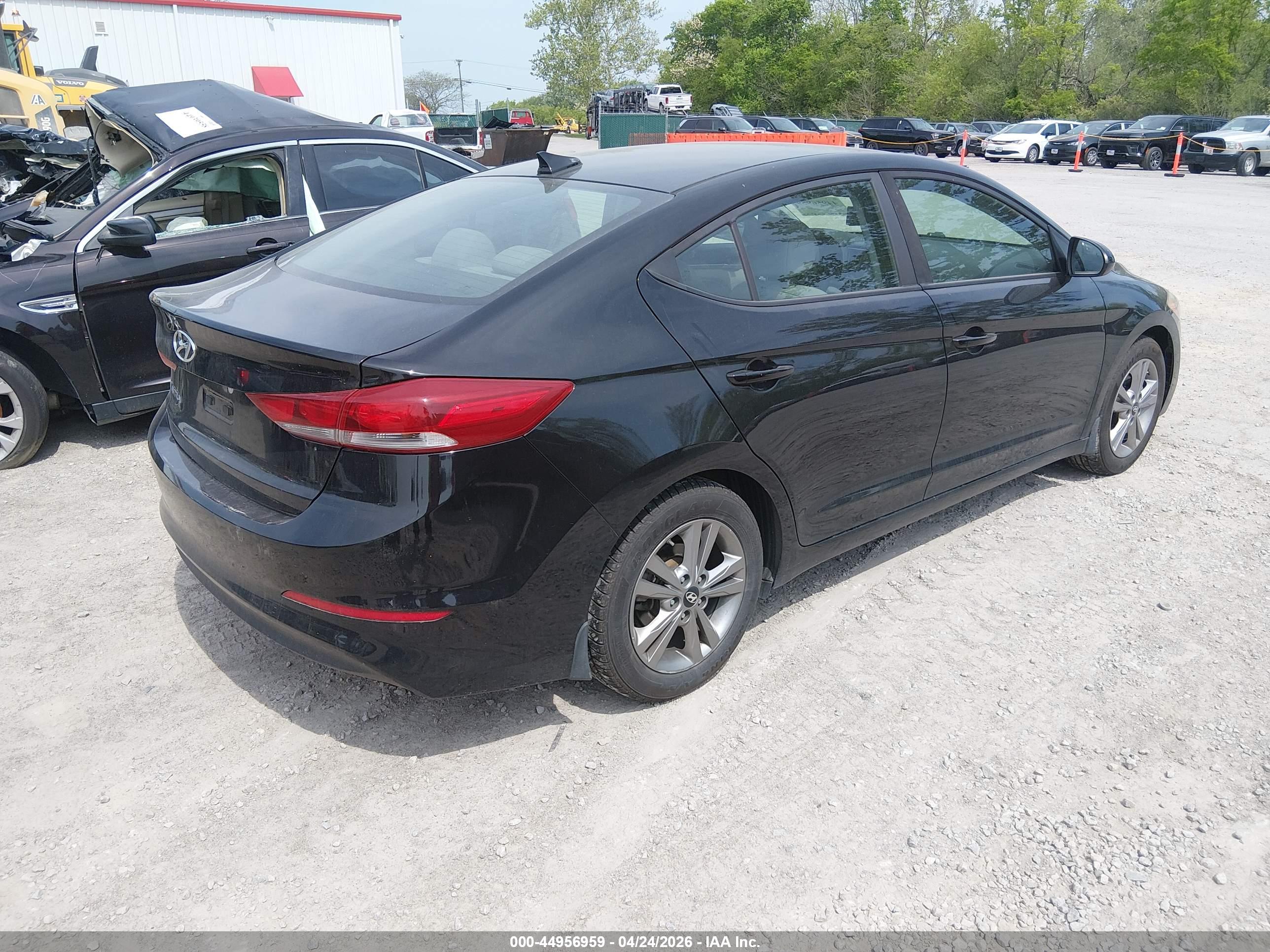 HYUNDAI ELANTRA image 4