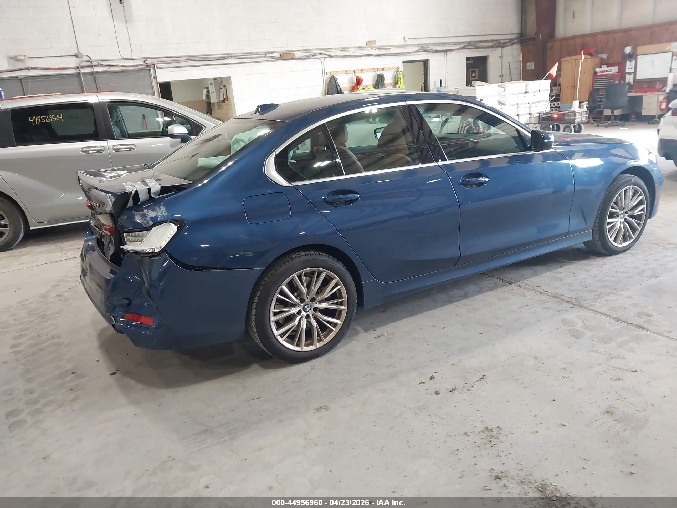 BMW 330I image 4