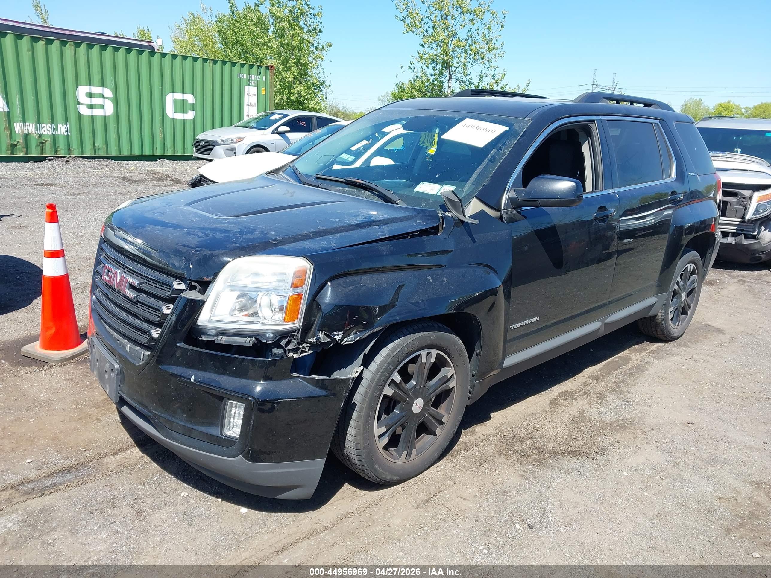 GMC TERRAIN image 2