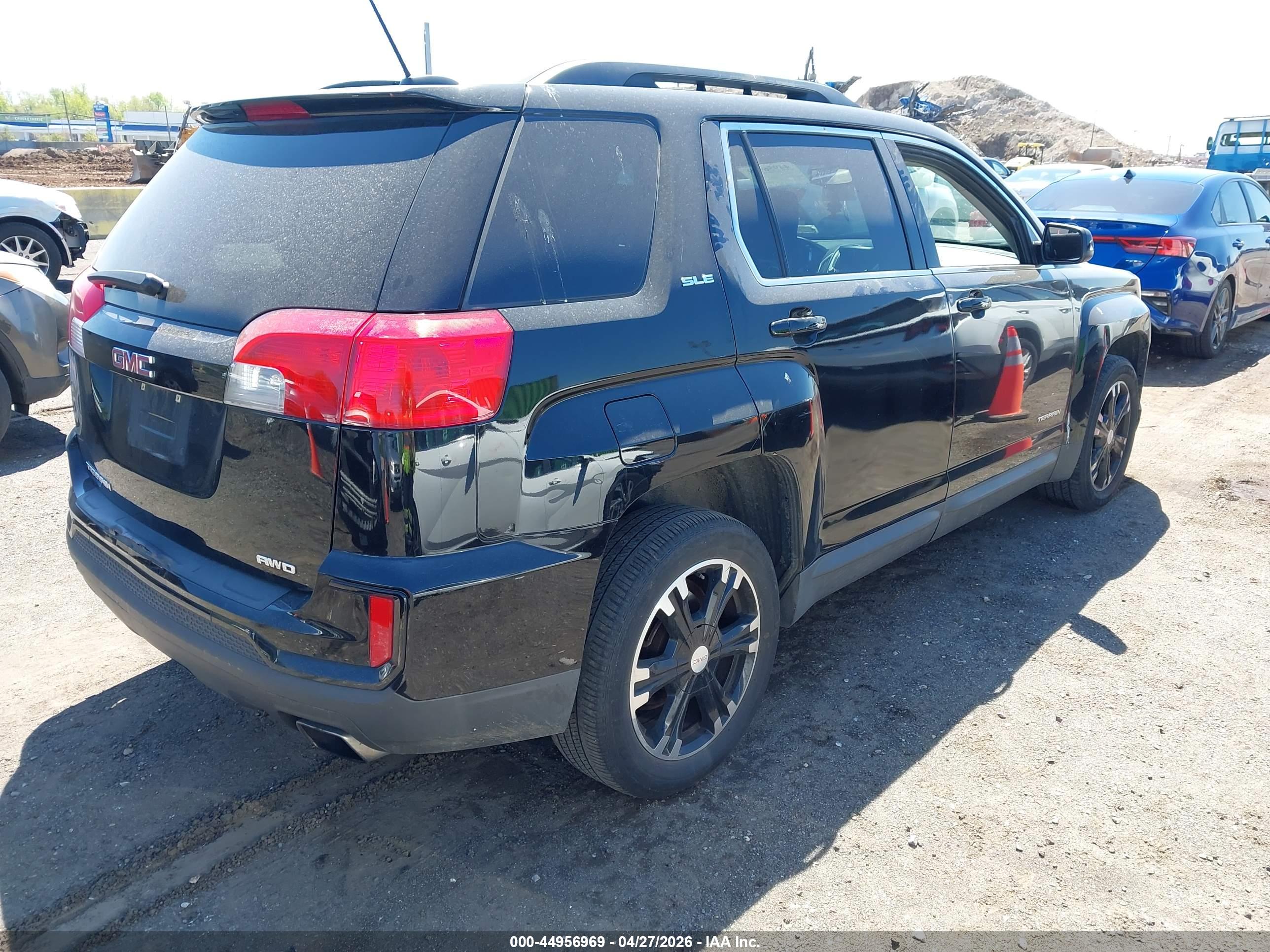 GMC TERRAIN image 4