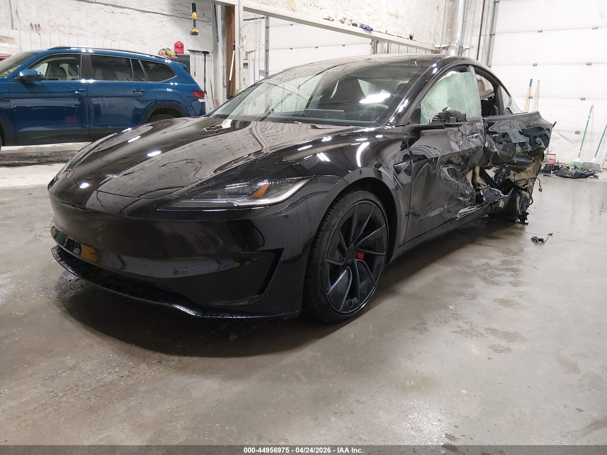 TESLA MODEL image 2