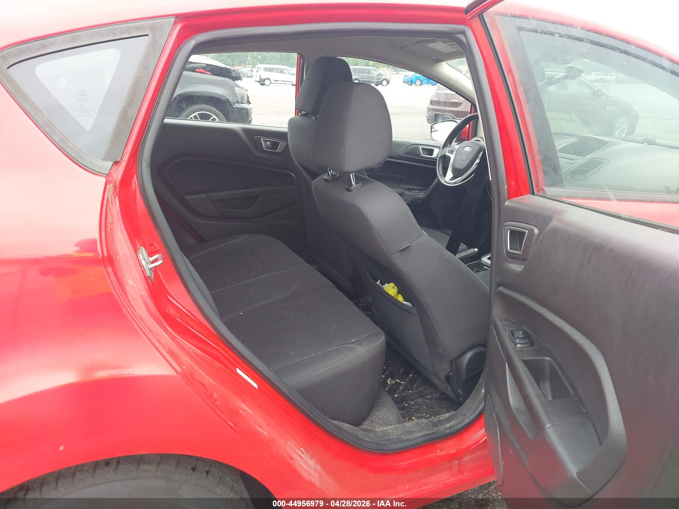 FORD FIESTA image 8