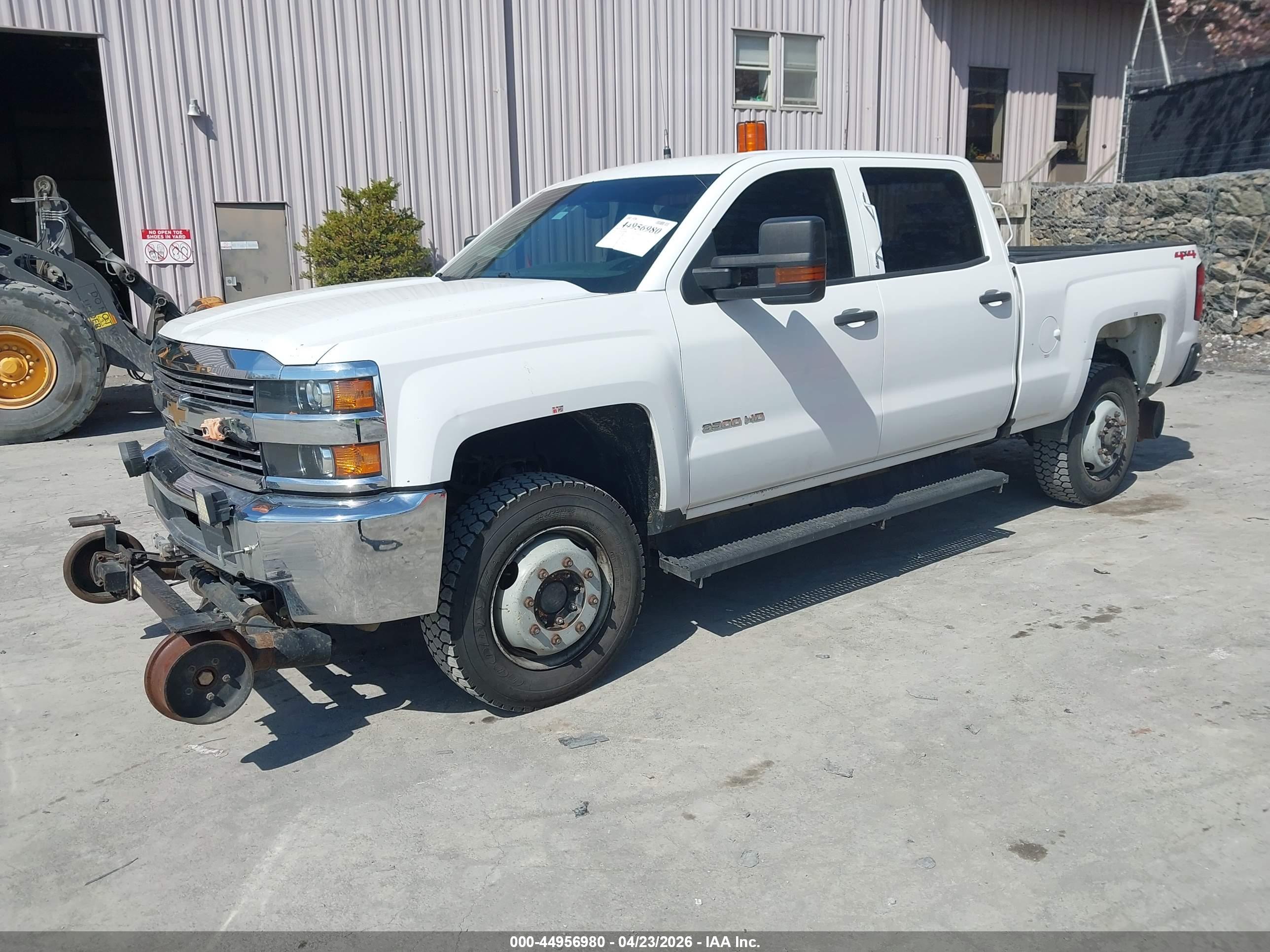 CHEVROLET SILVERADO image 2