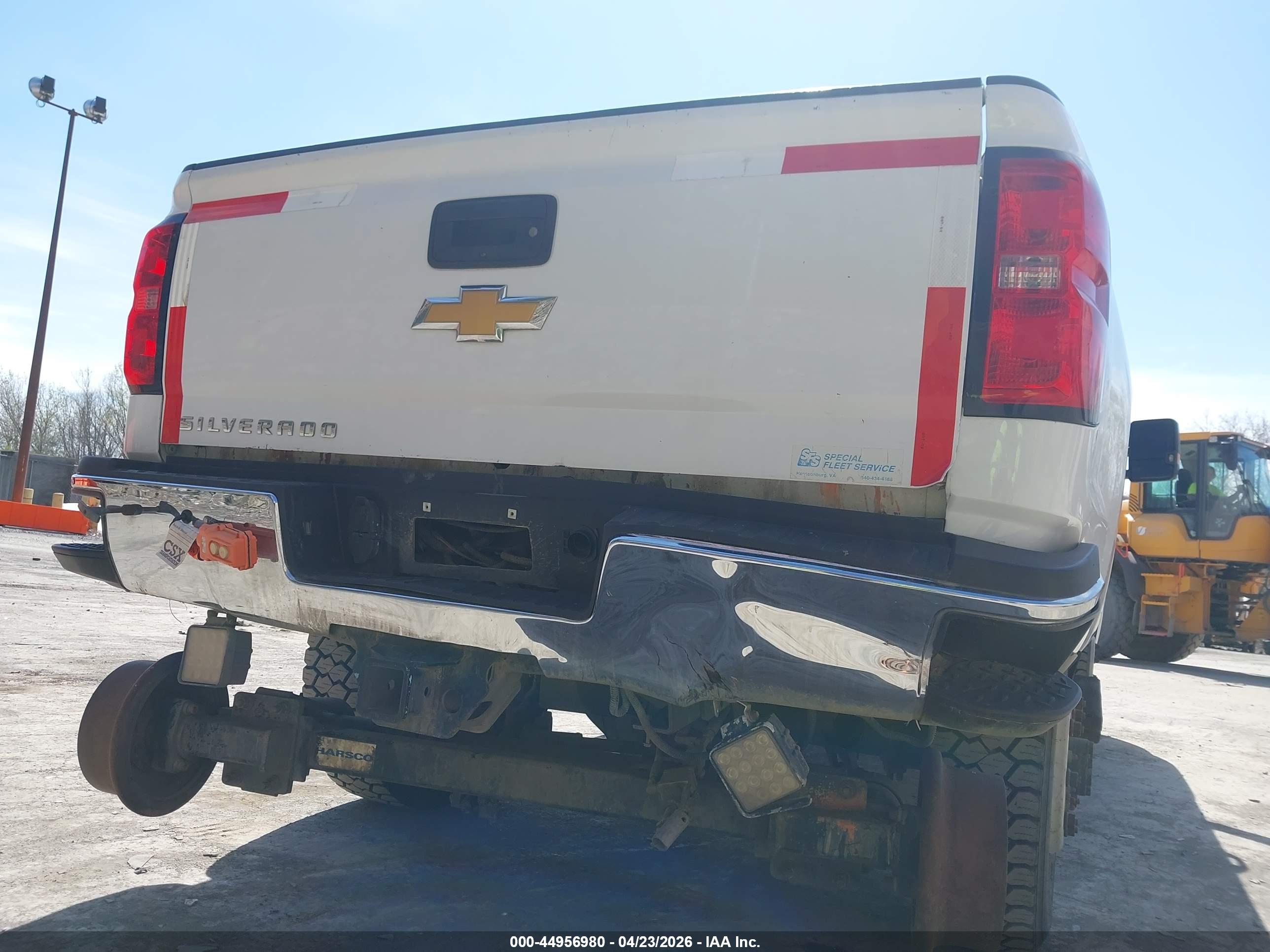 CHEVROLET SILVERADO image 6