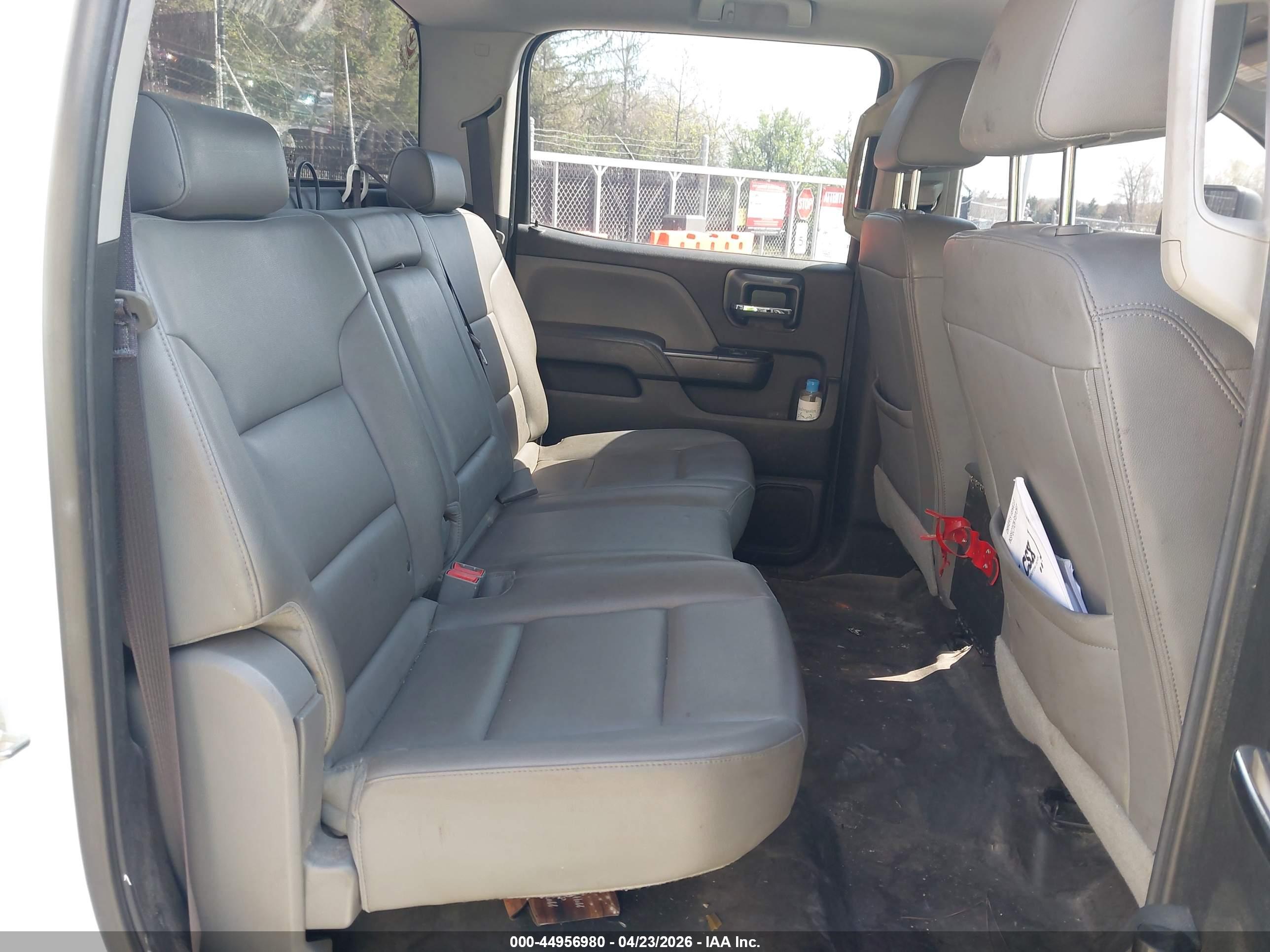 CHEVROLET SILVERADO image 8