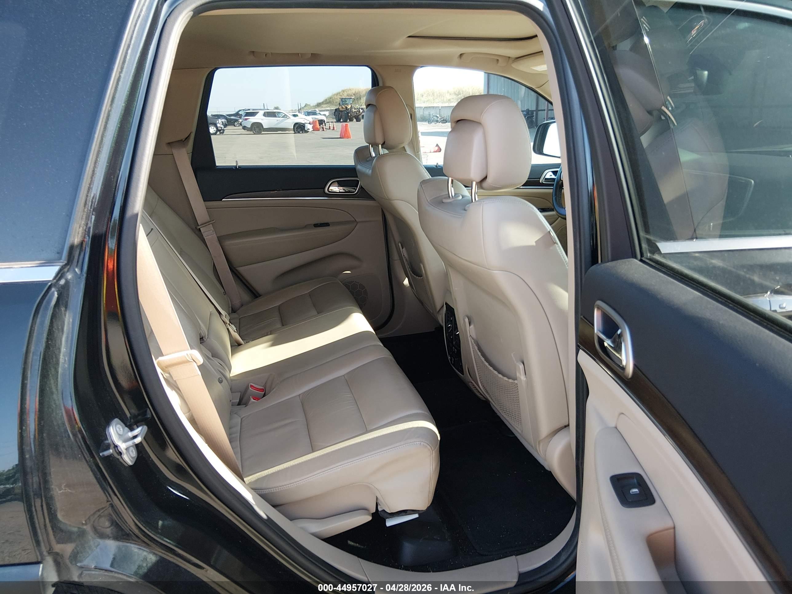 JEEP GRAND image 8