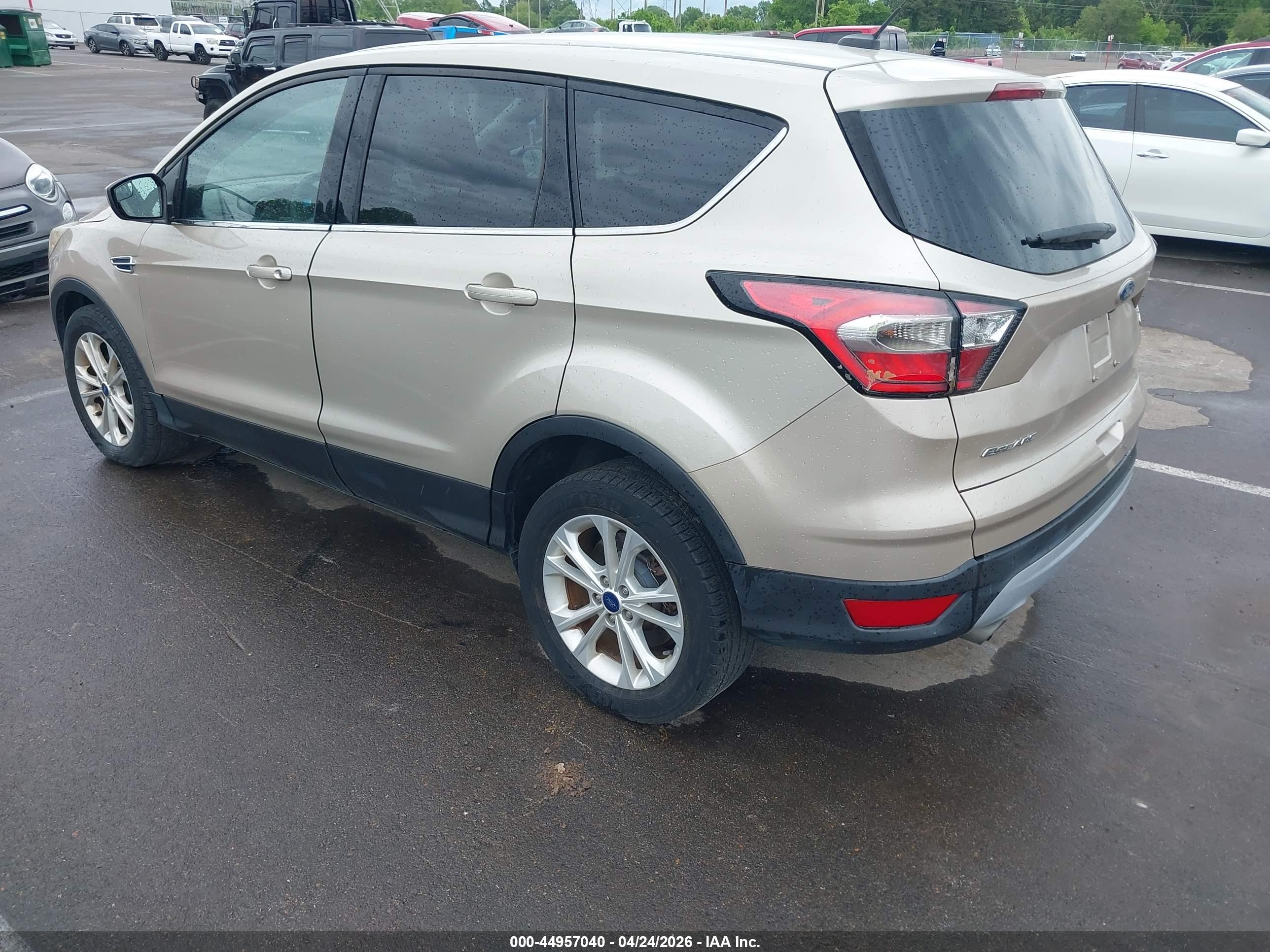 FORD ESCAPE image 3