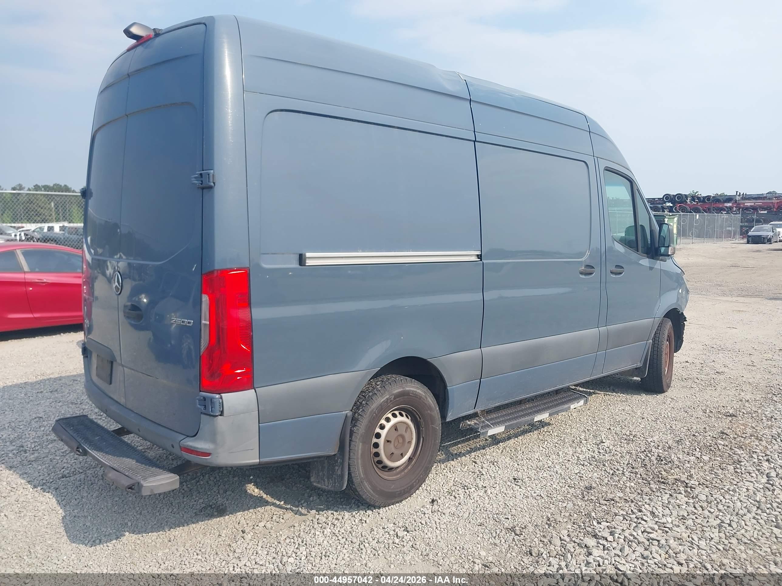 MERCEDES-BENZ SPRINTER image 4