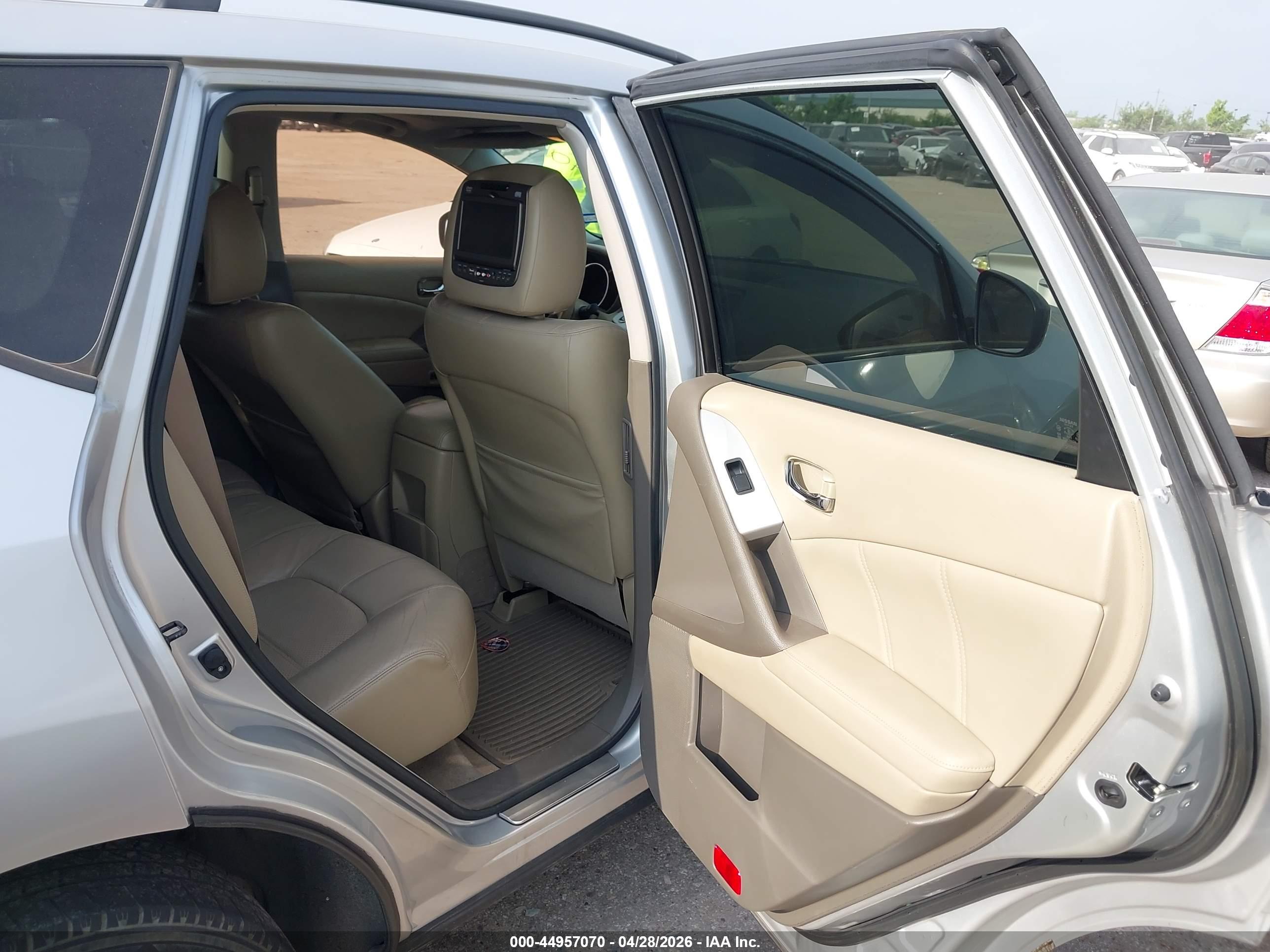 NISSAN MURANO image 8