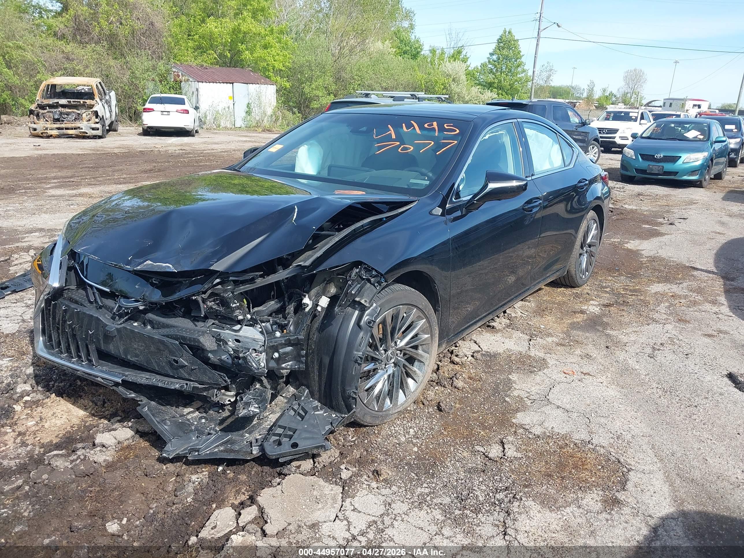 LEXUS ES image 2