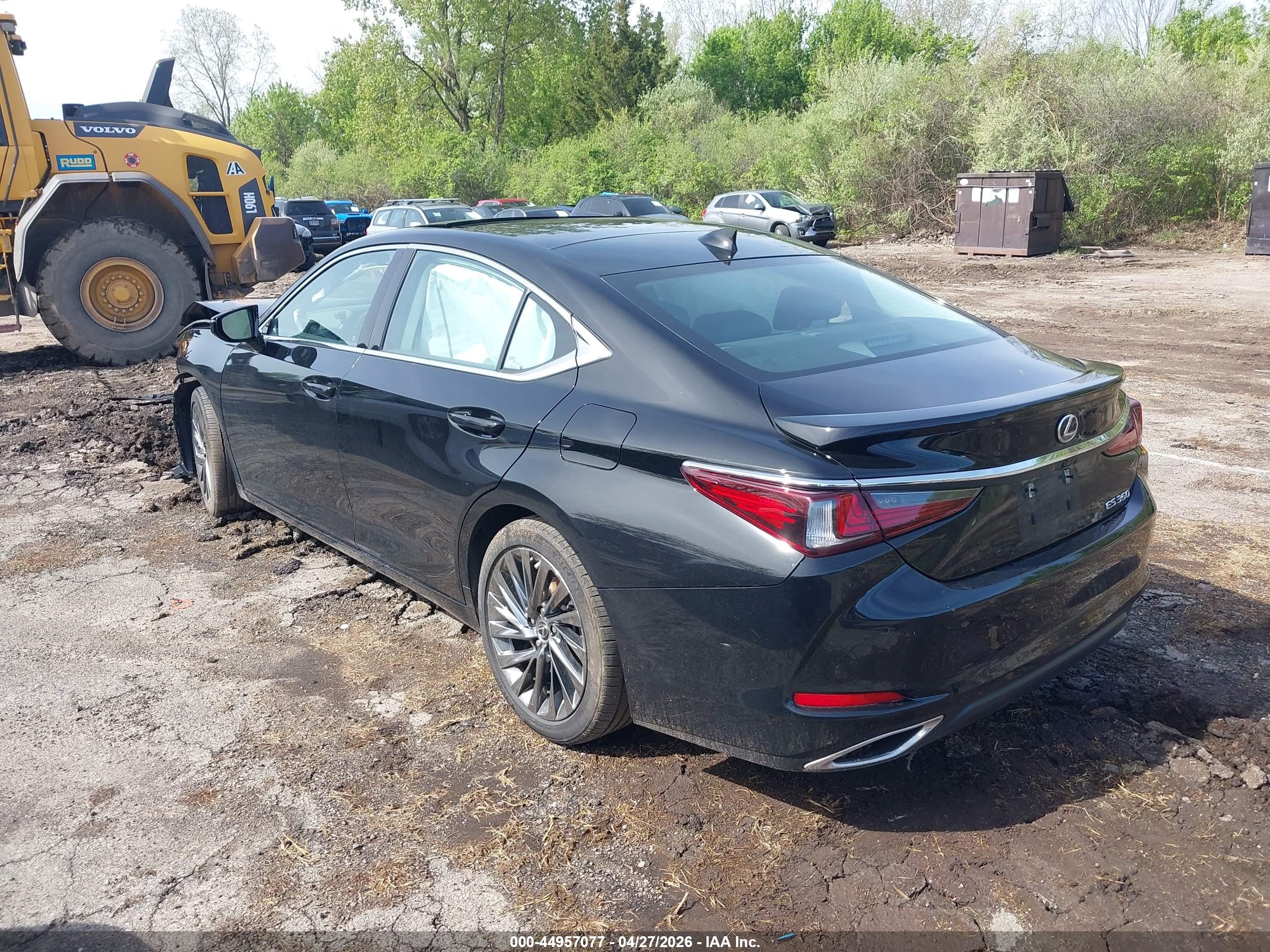 LEXUS ES image 3