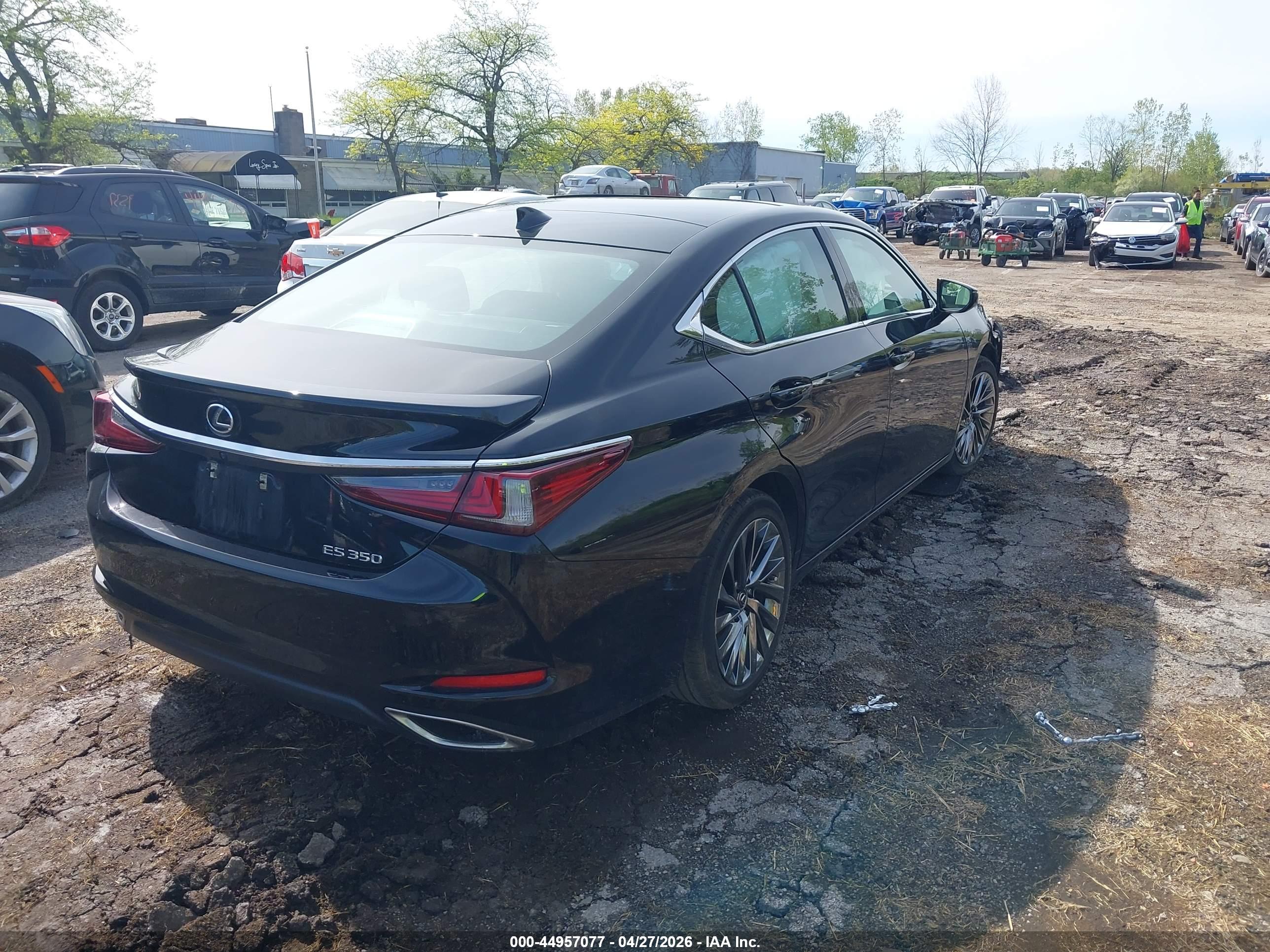 LEXUS ES image 4