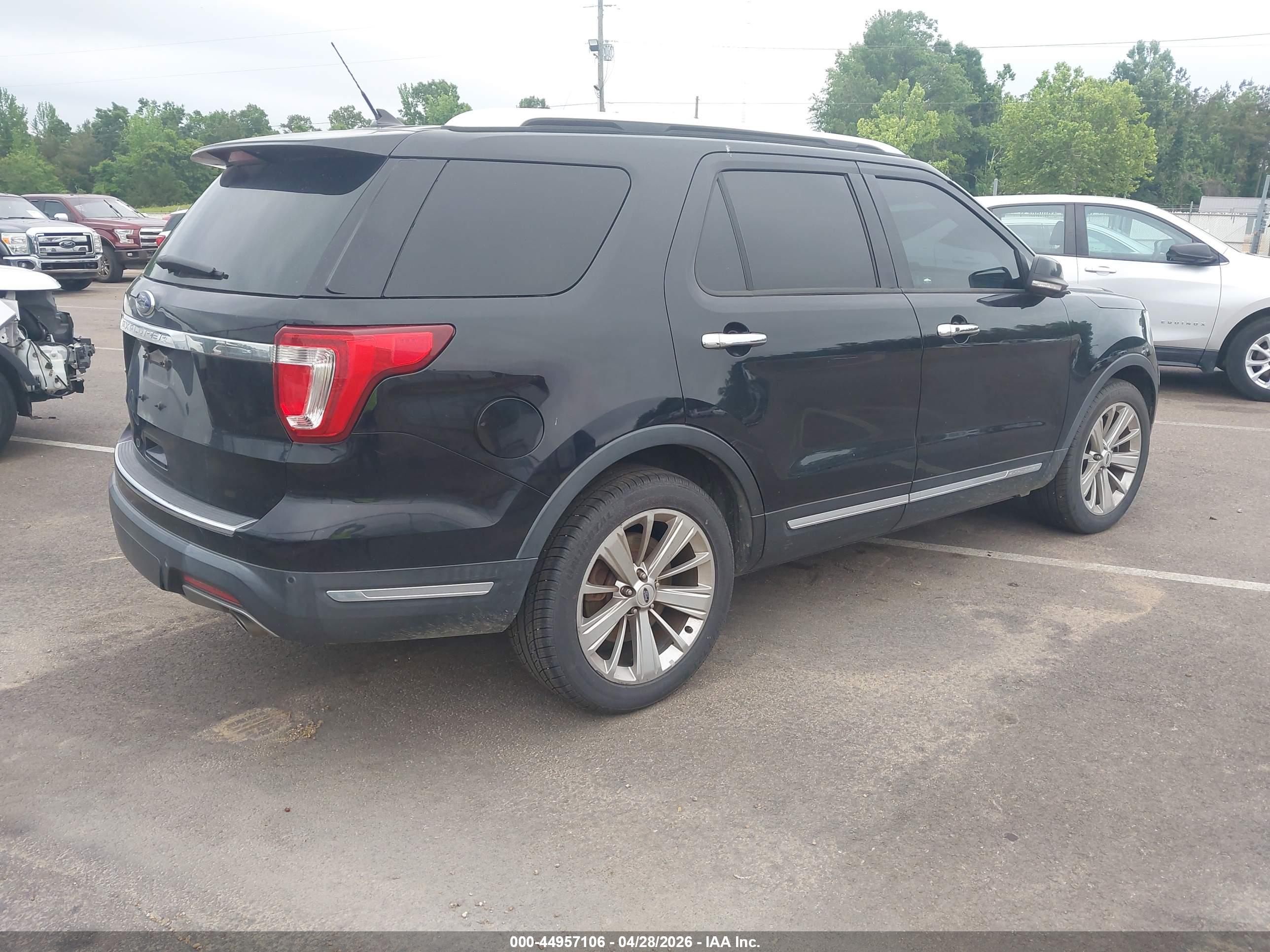FORD EXPLORER image 4