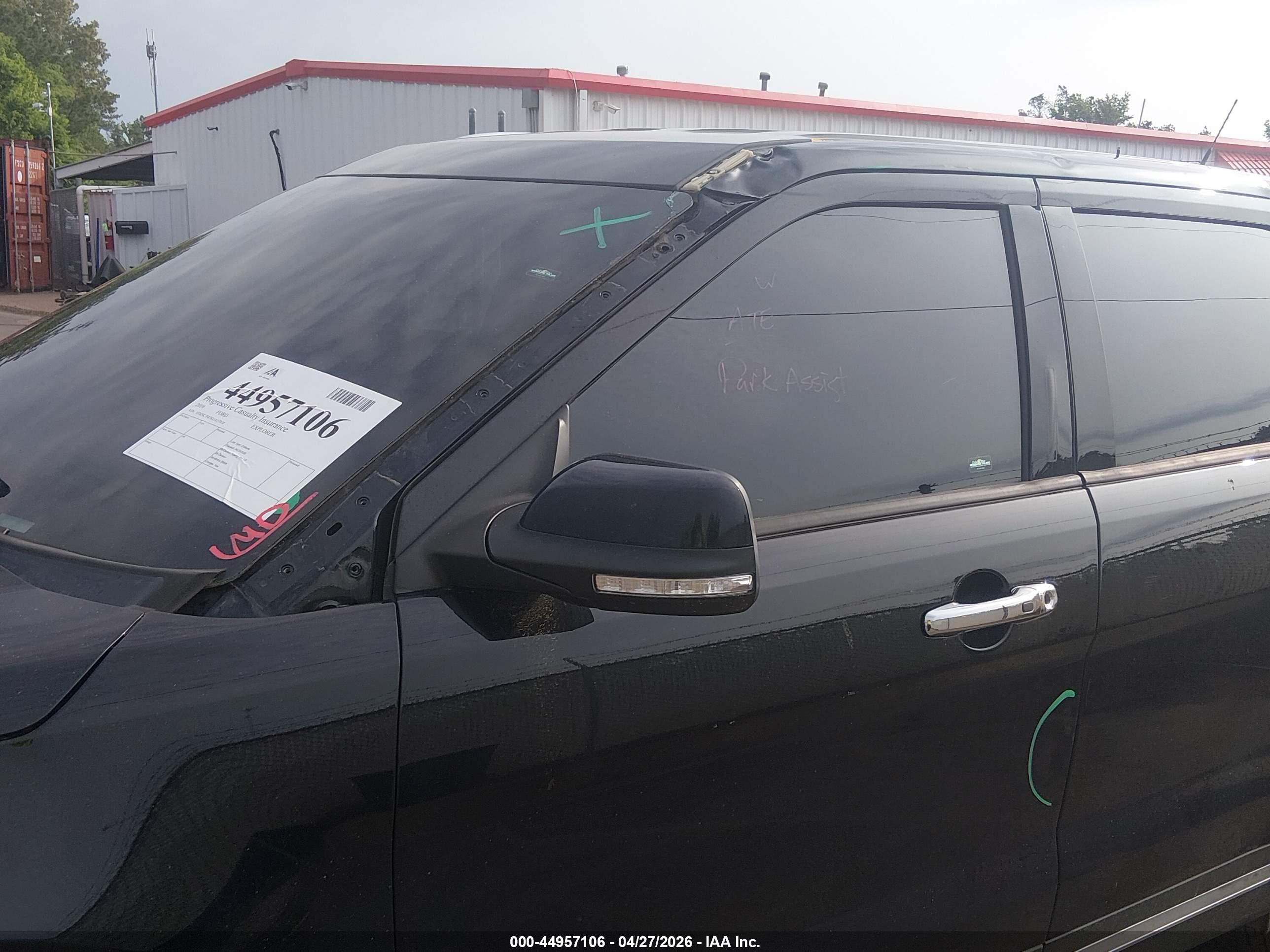 FORD EXPLORER image 6