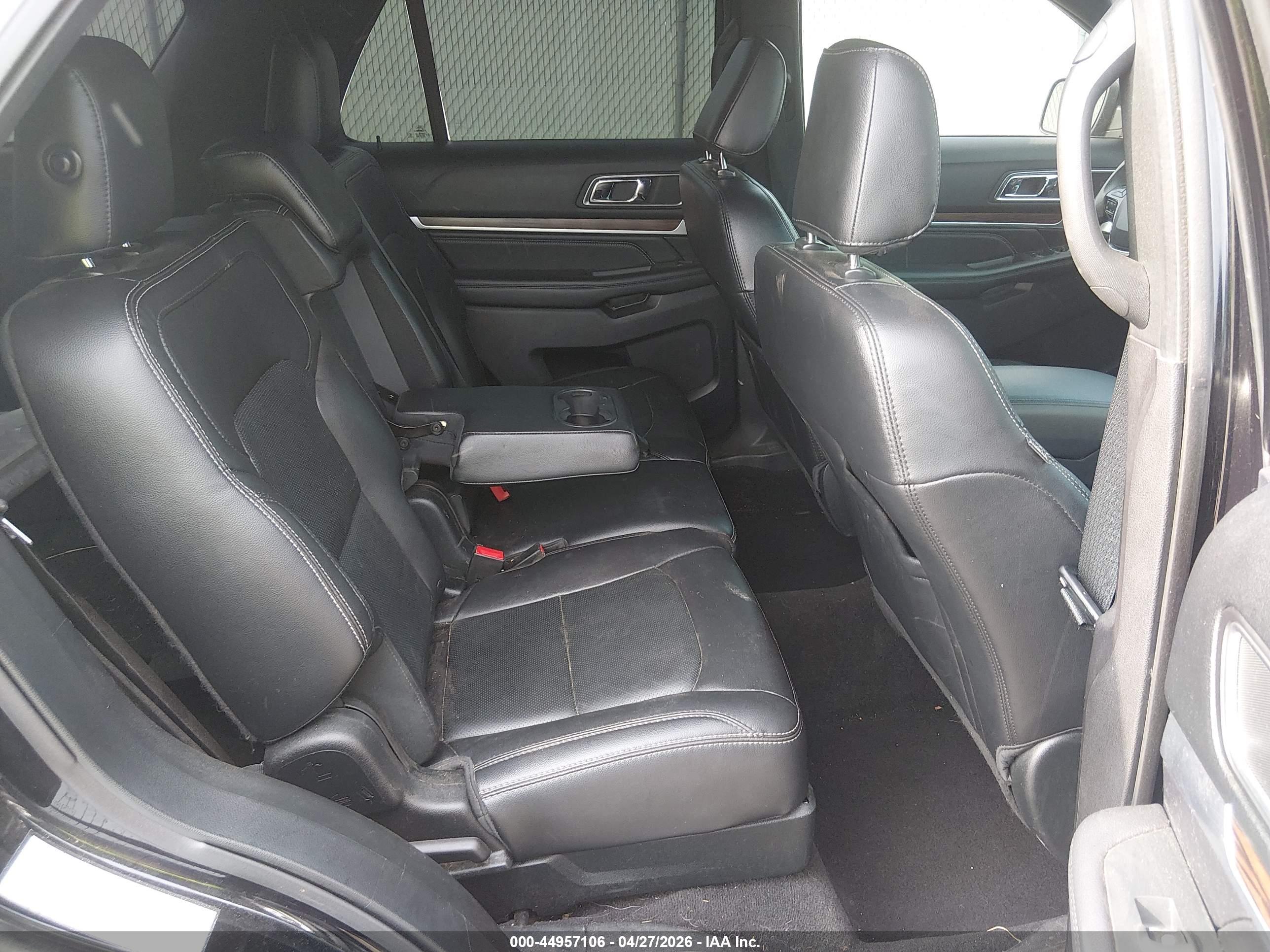 FORD EXPLORER image 8