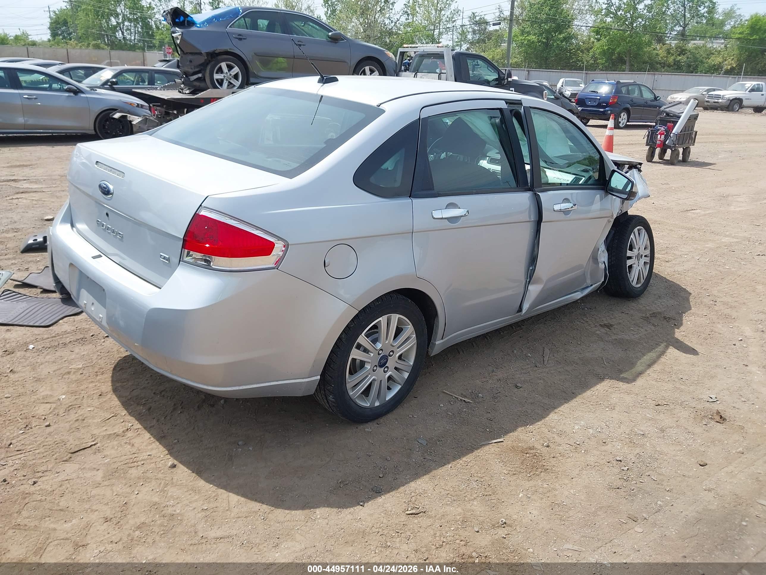 FORD FOCUS image 4