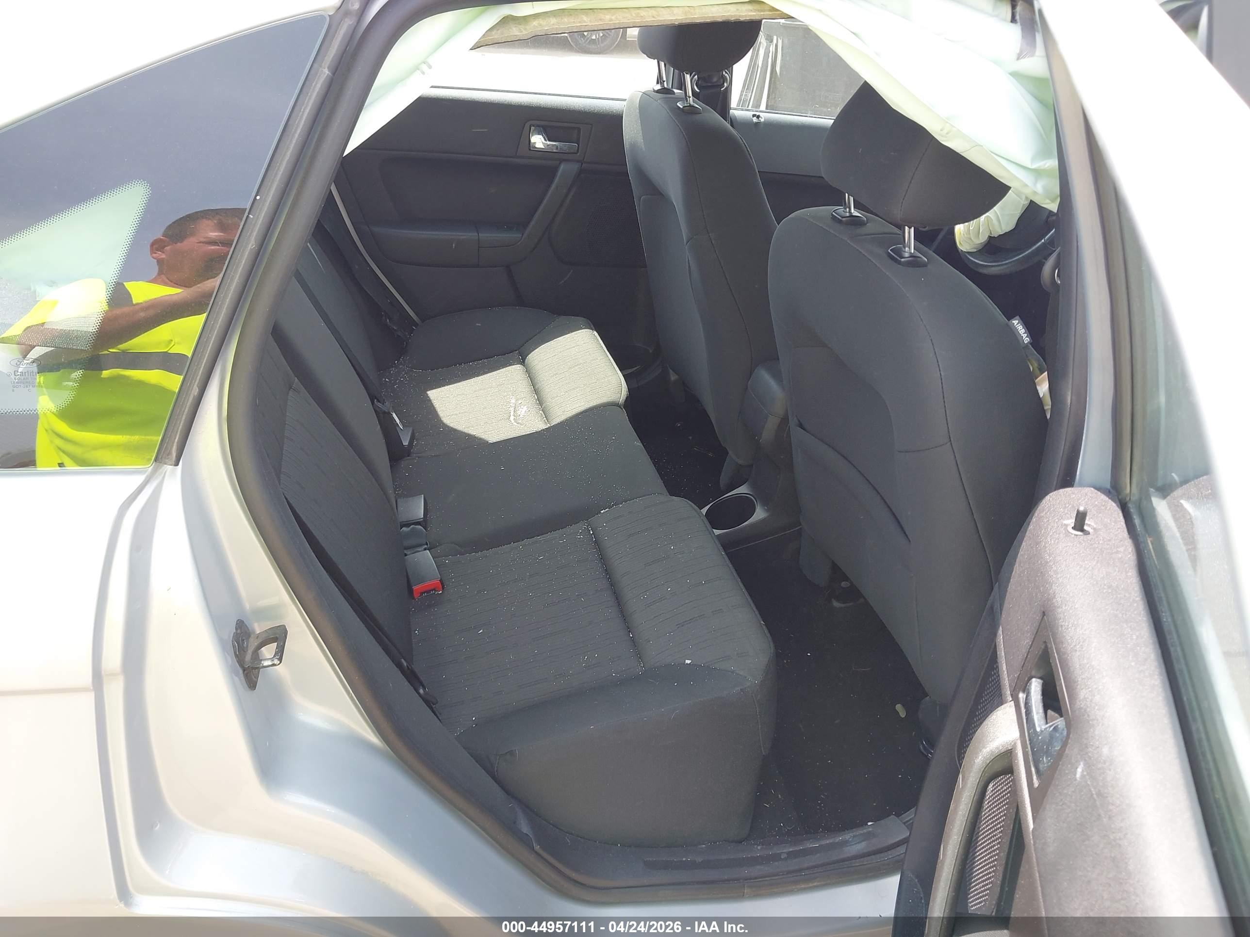 FORD FOCUS image 8