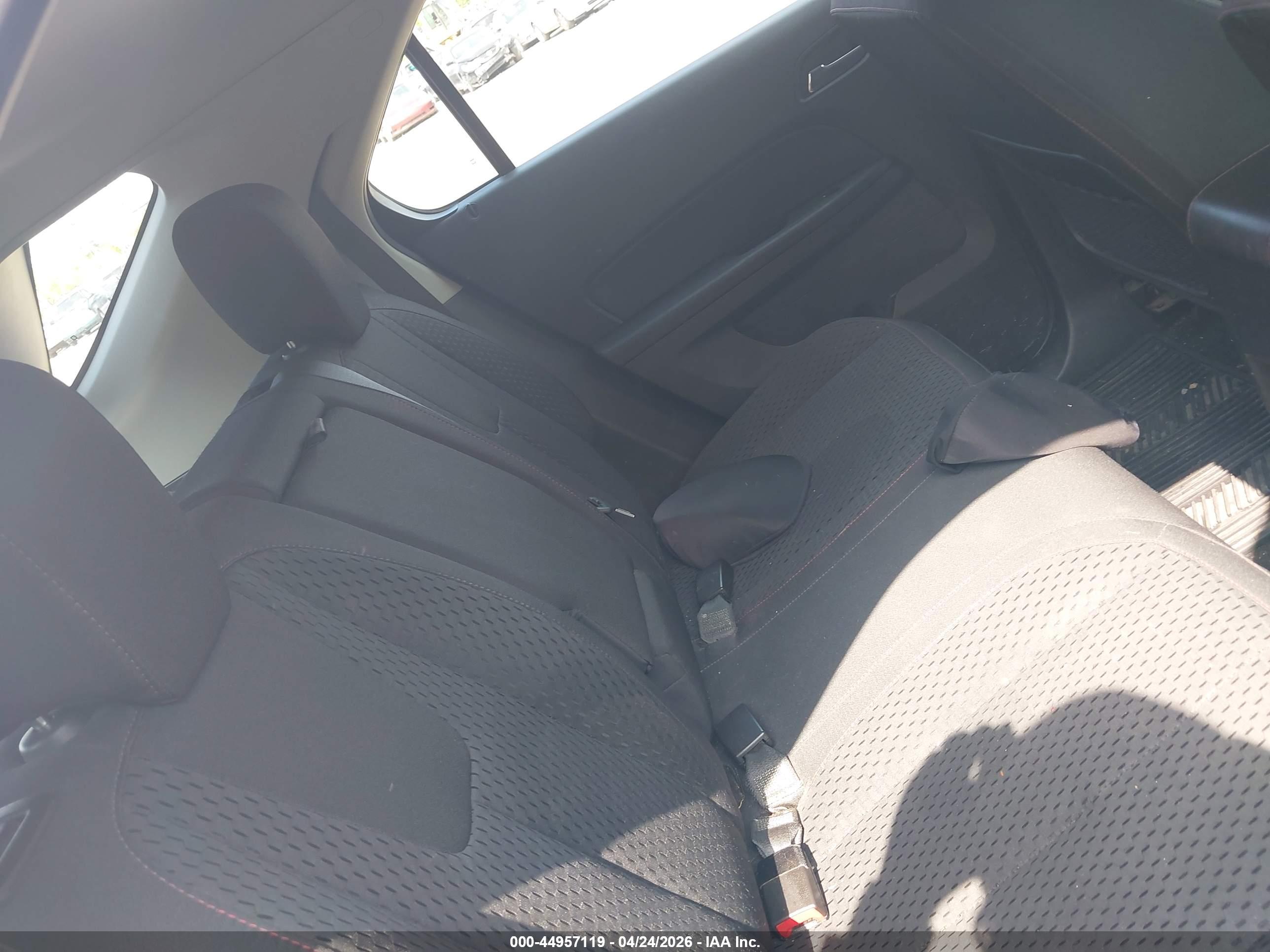 CHEVROLET EQUINOX image 8
