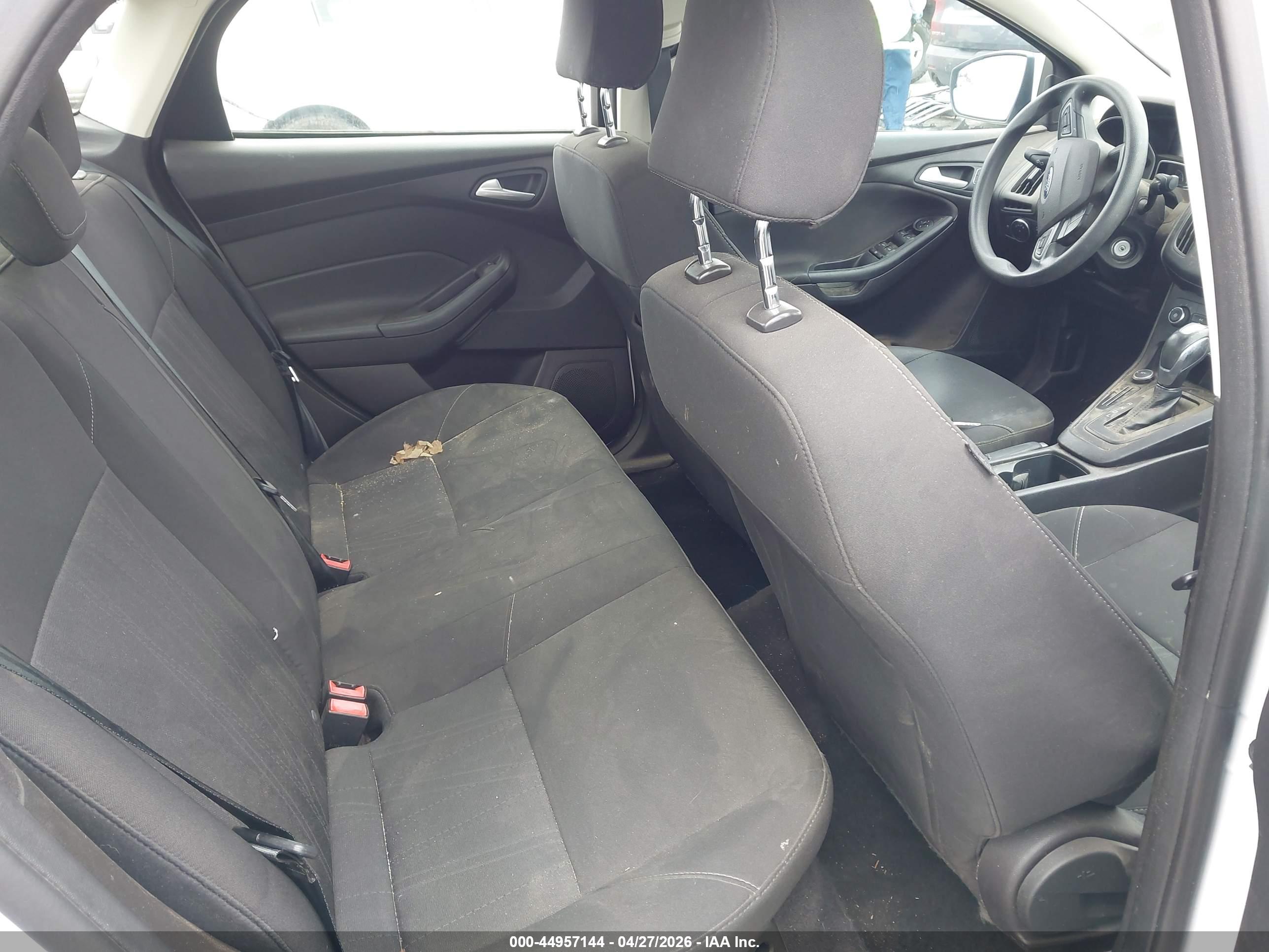 FORD FOCUS image 8