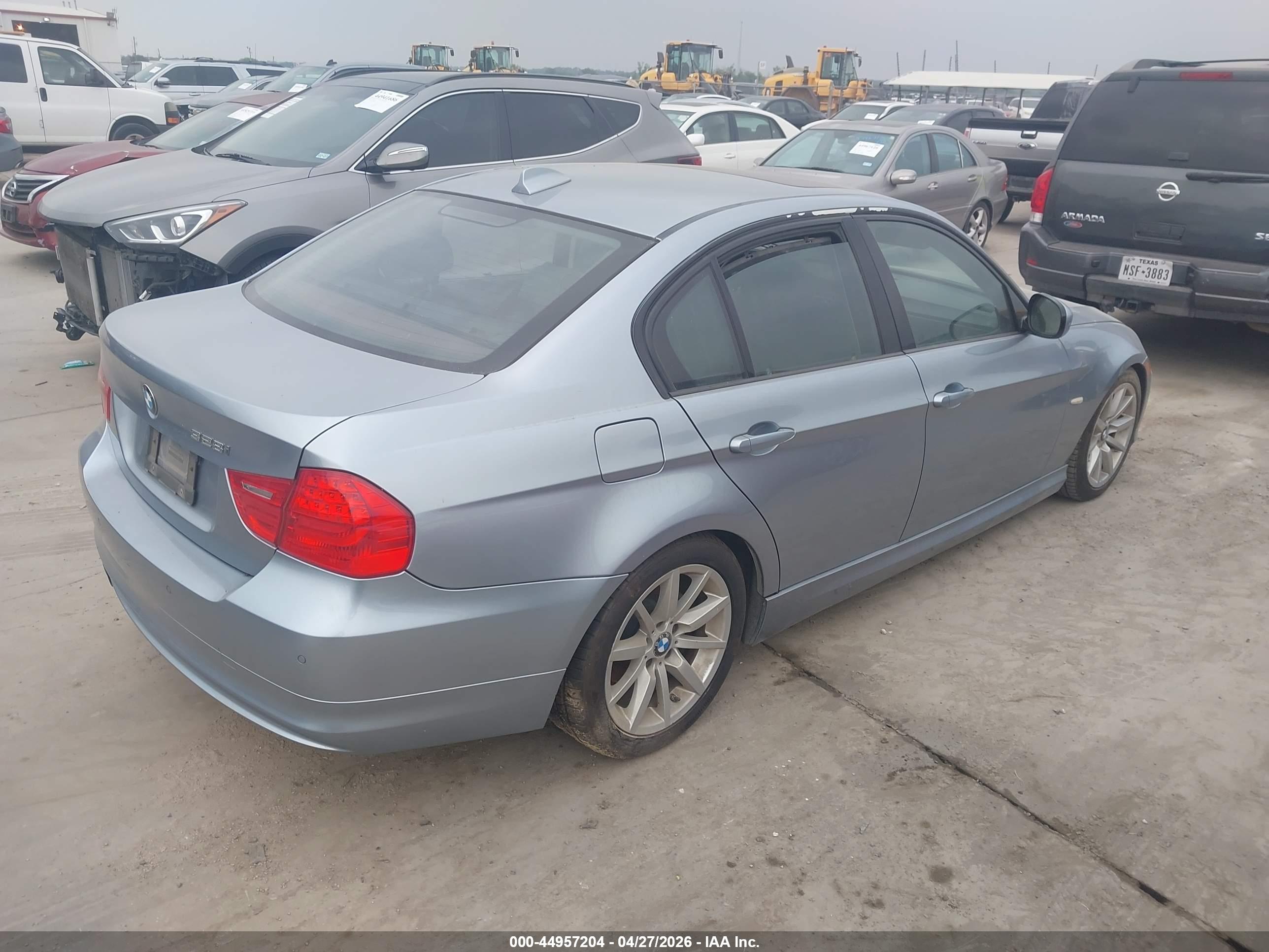 BMW 328I image 4