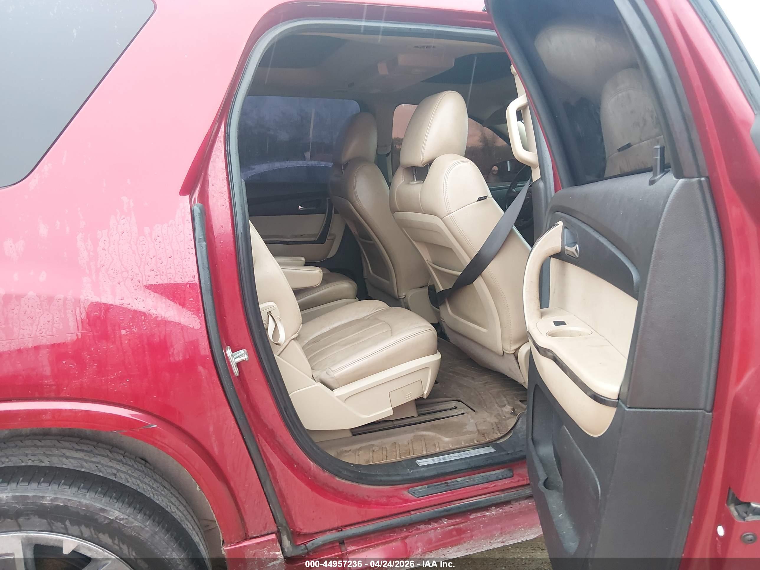 GMC ACADIA image 8
