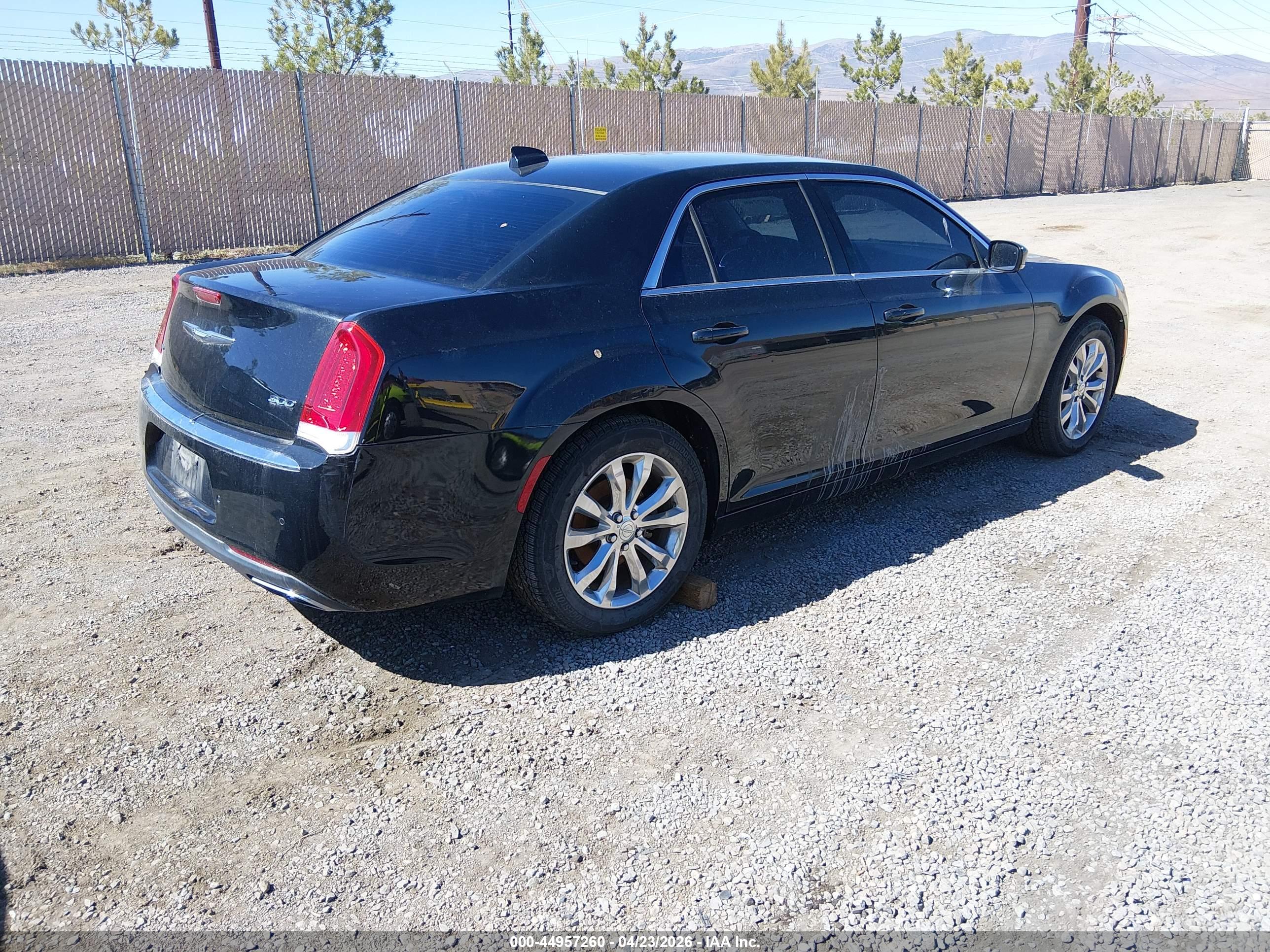 CHRYSLER 300 image 4