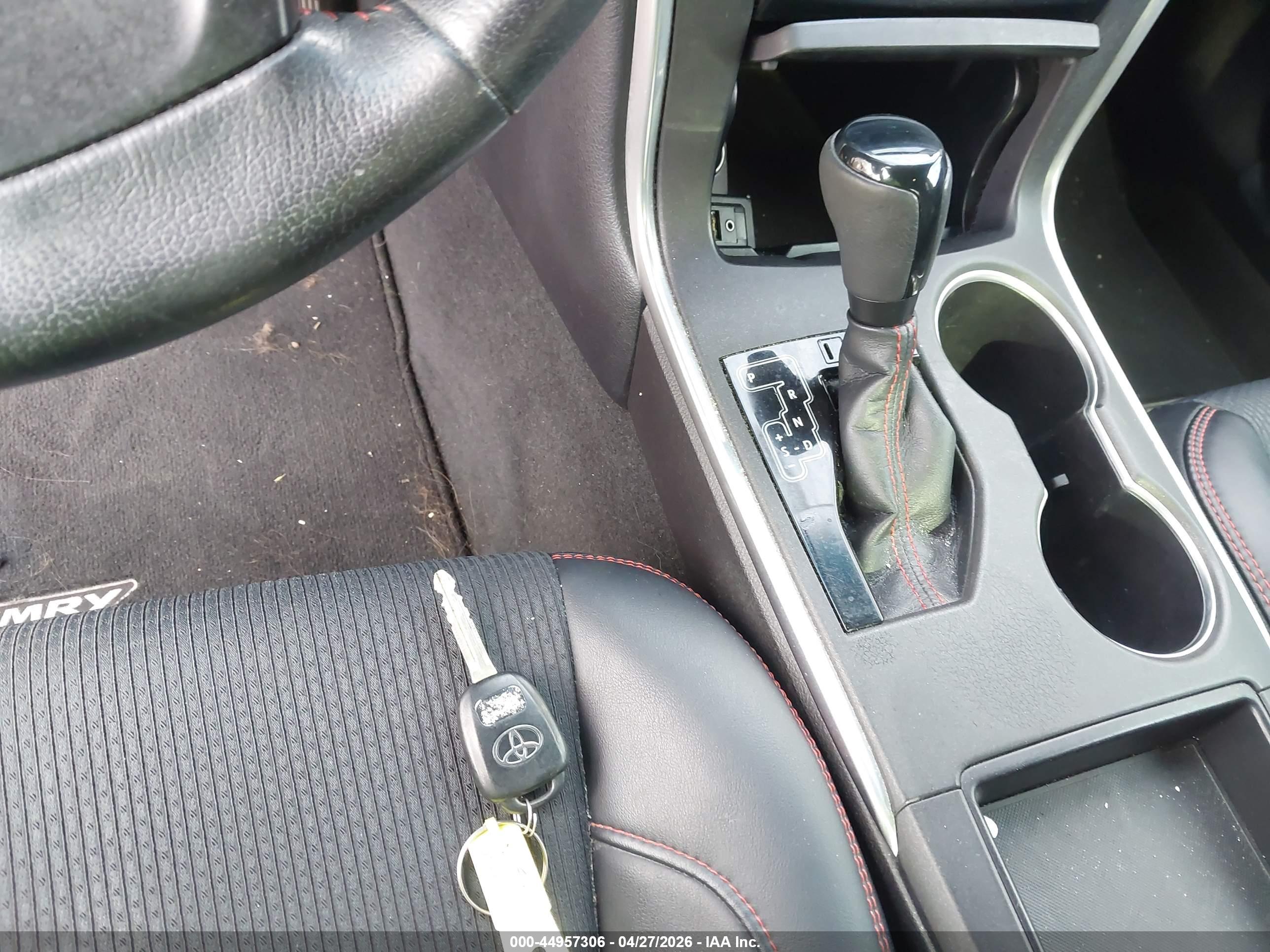 TOYOTA CAMRY image 11