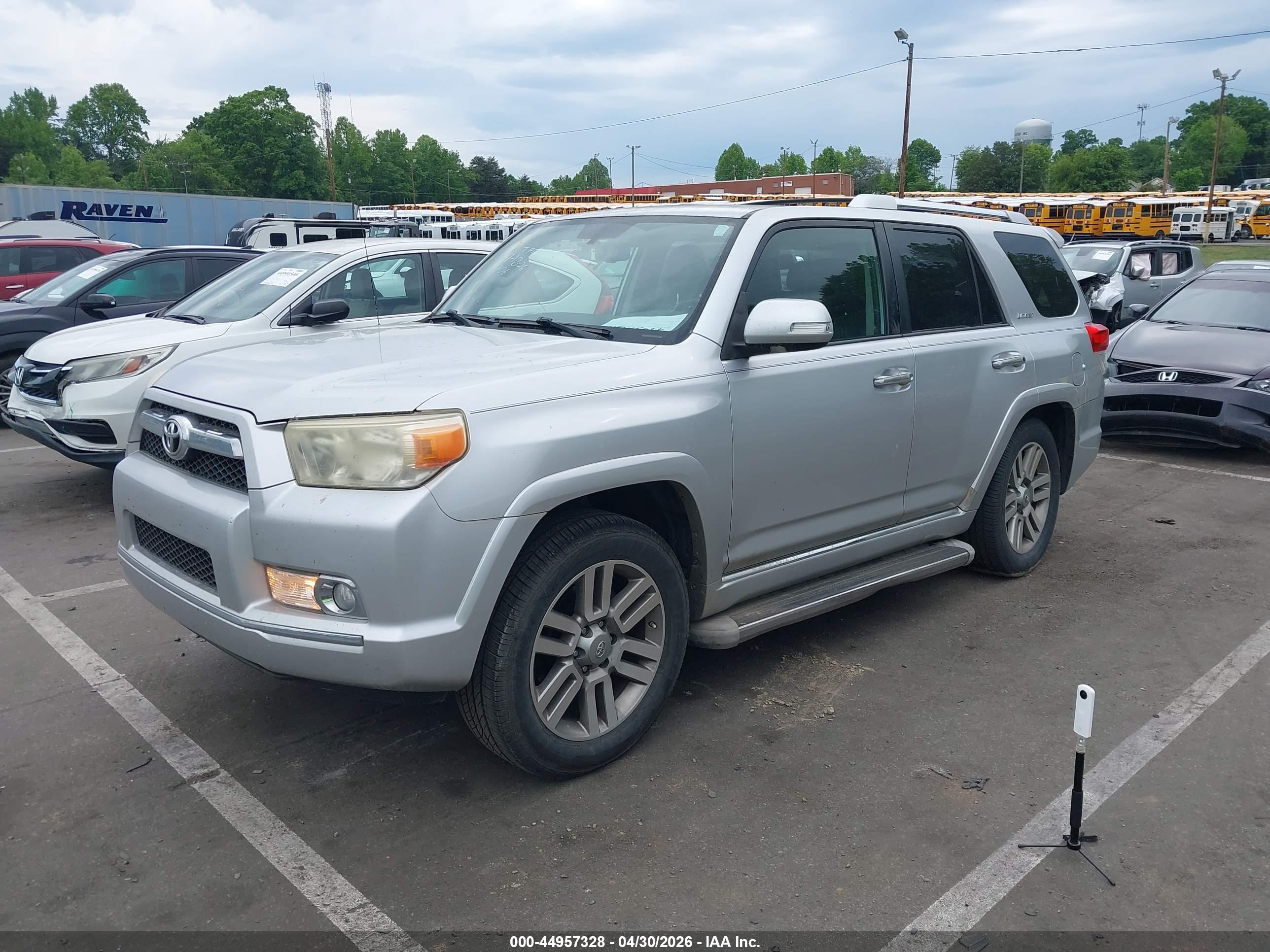 TOYOTA 4RUNNER image 2