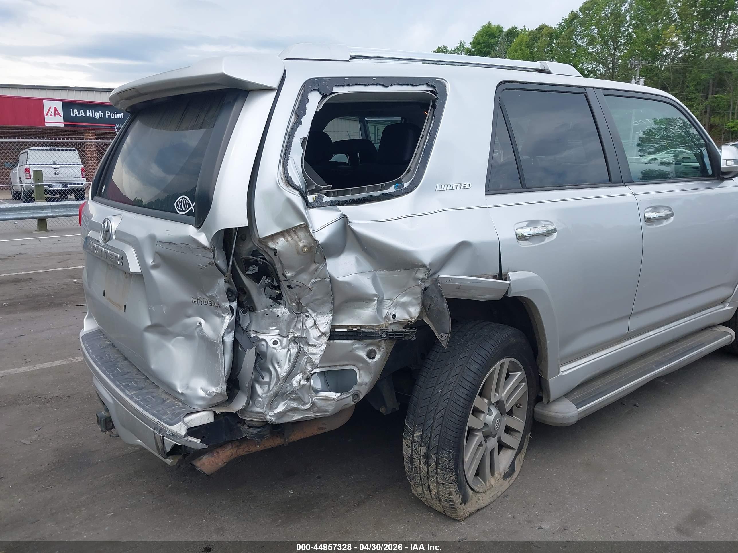 TOYOTA 4RUNNER image 6