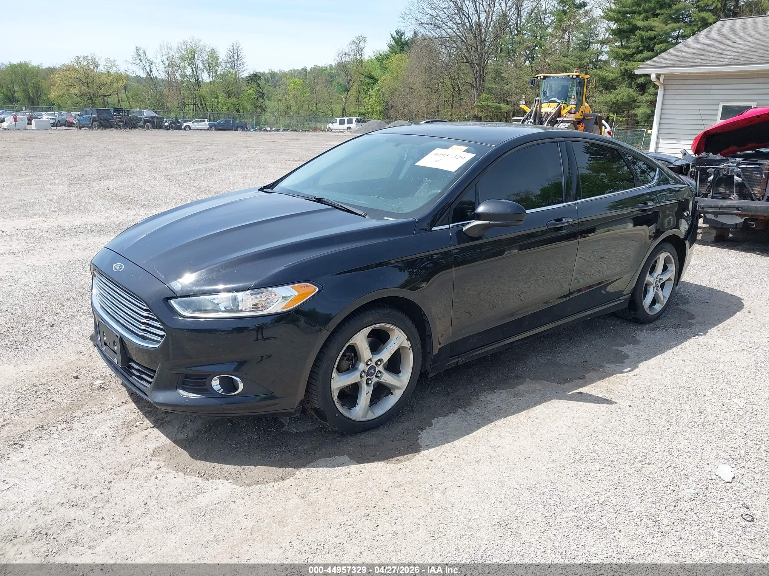 FORD FUSION image 2