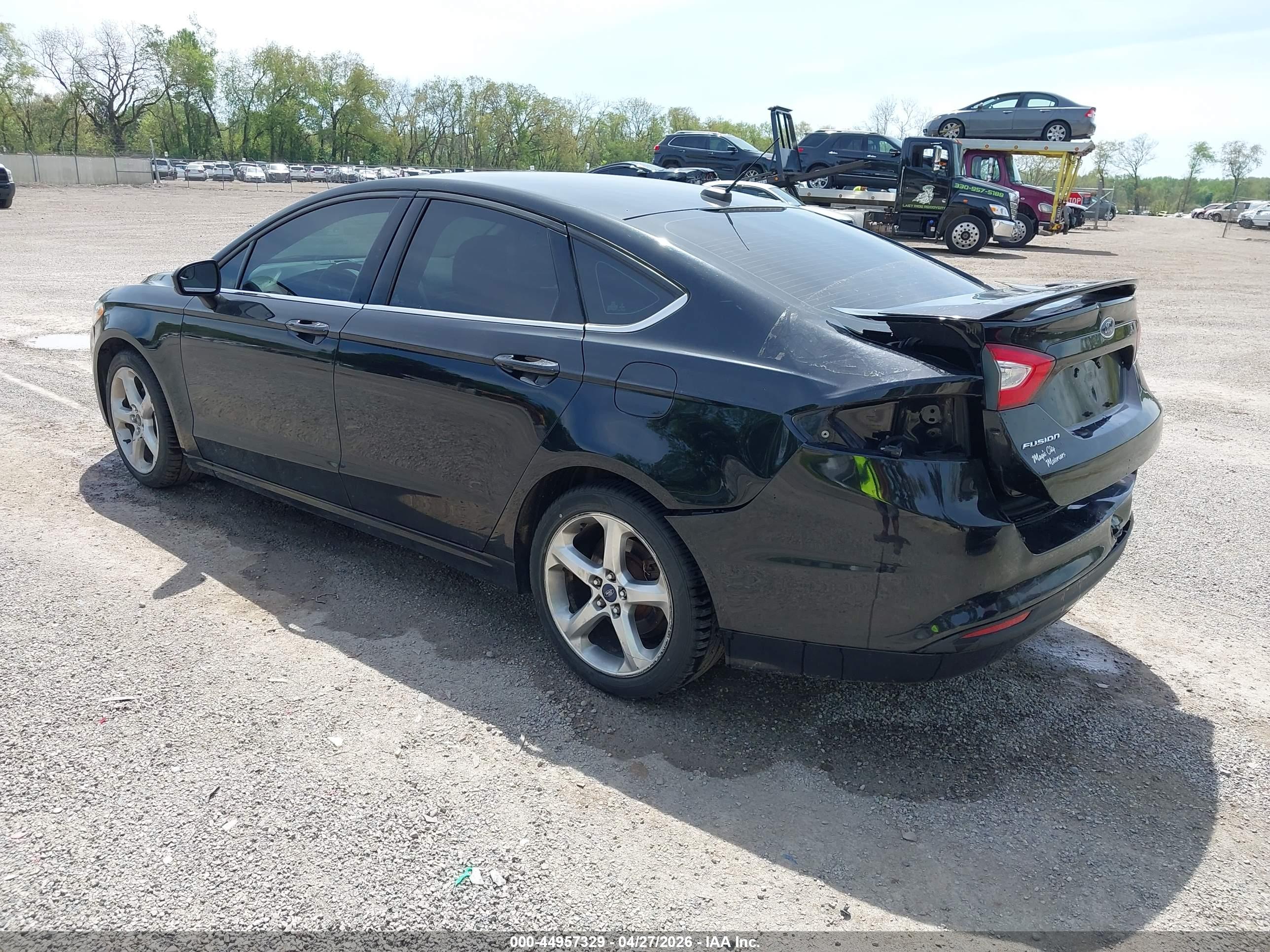FORD FUSION image 3