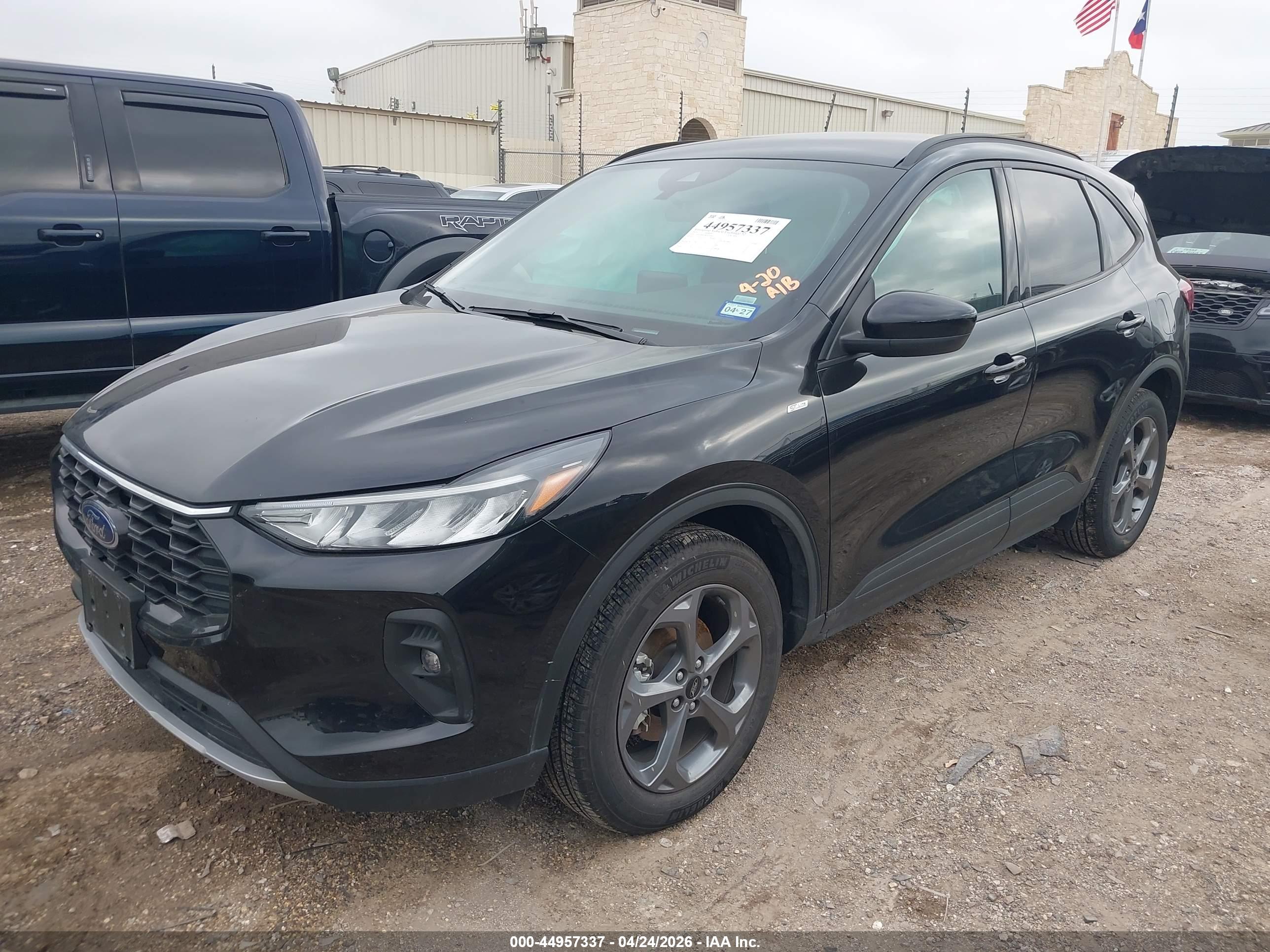 FORD ESCAPE image 2